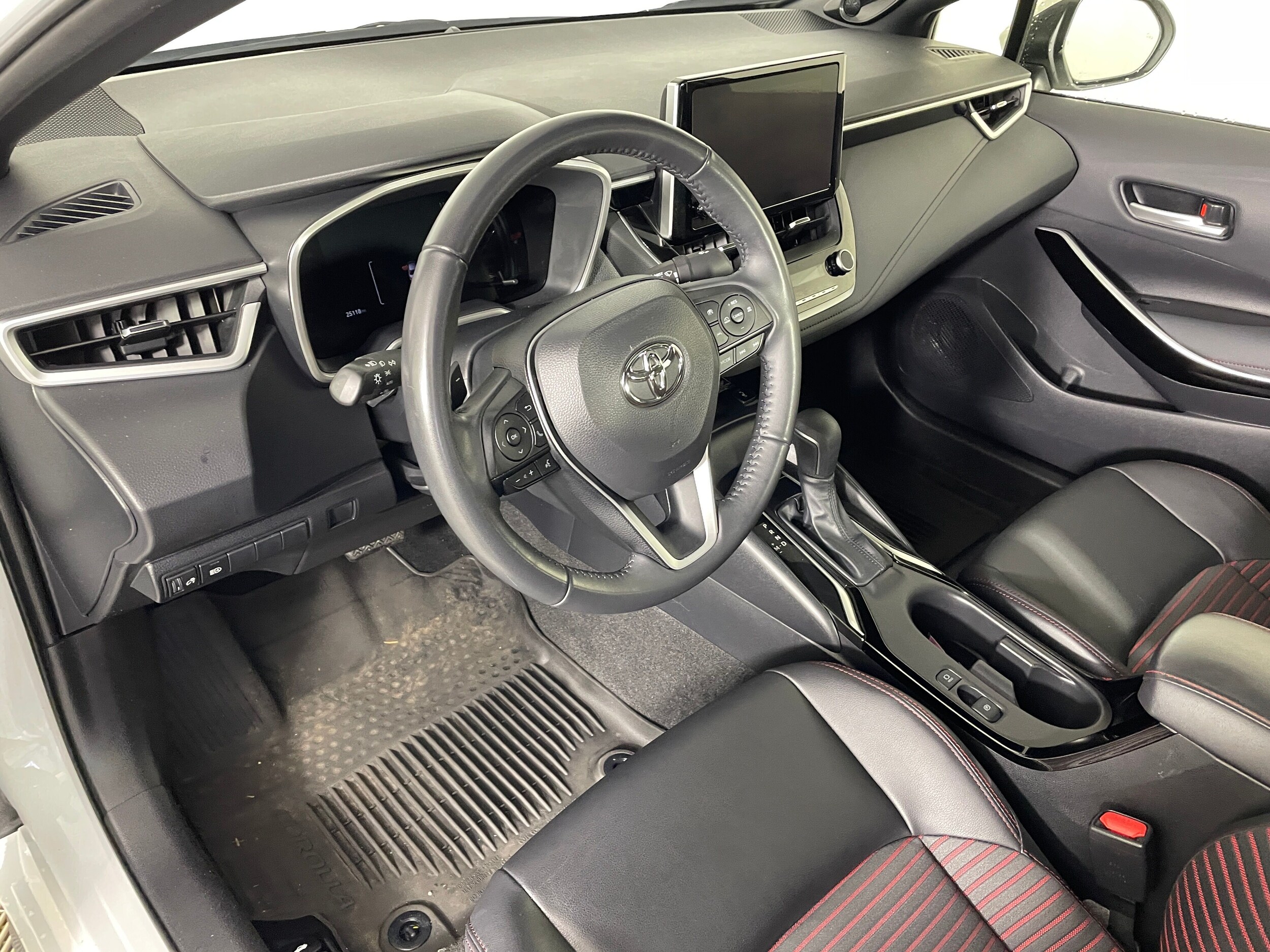 2023 Toyota Corolla XSE photo 3