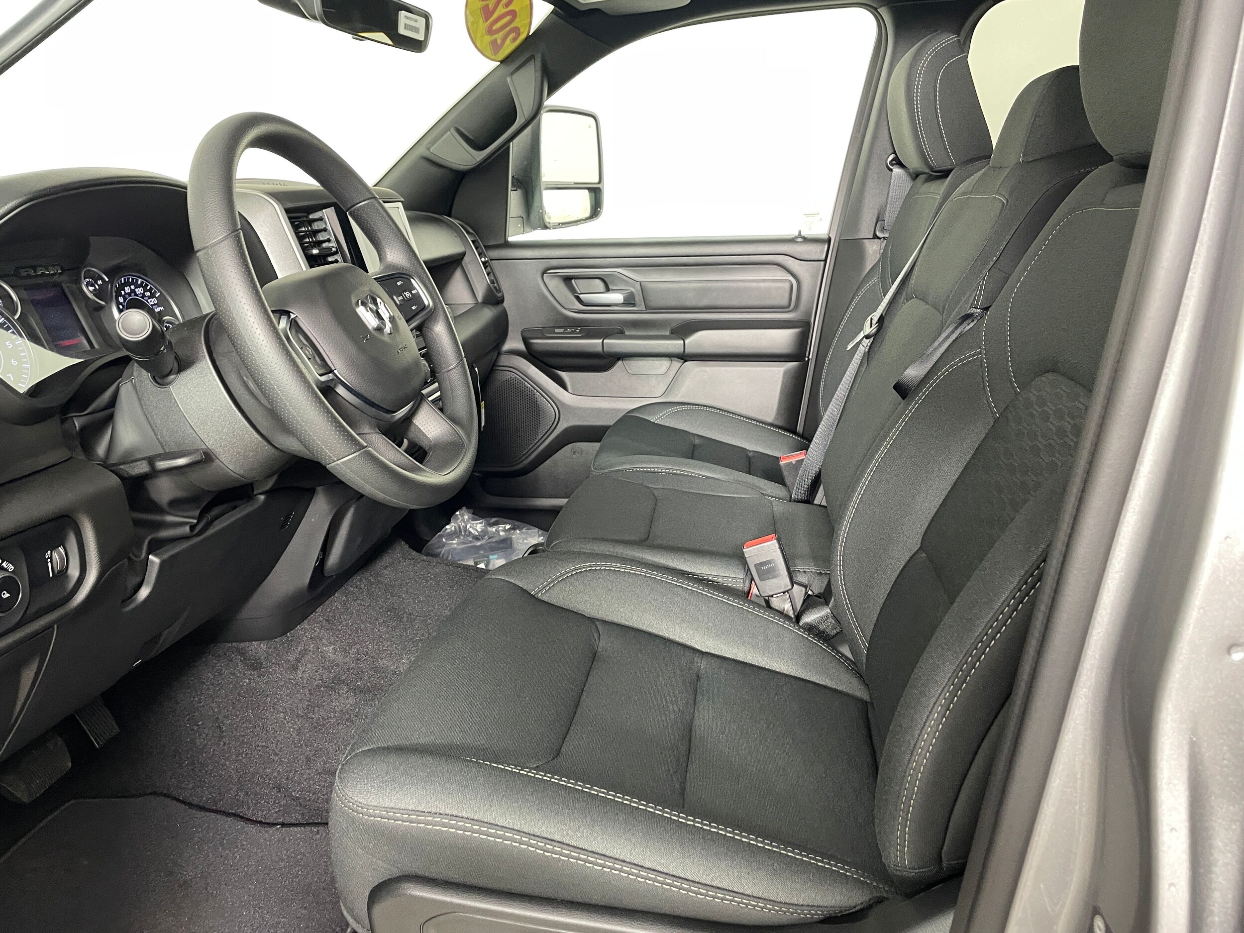 2025 Ram 1500 Tradesman photo 2