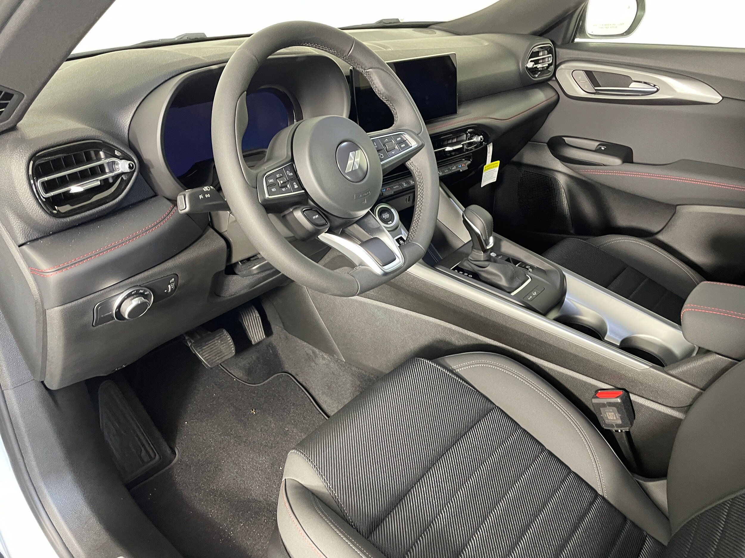 2025 Dodge Hornet GT photo 2