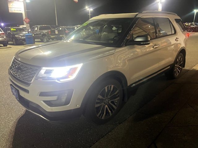 2016 Ford Explorer Platinum photo 3