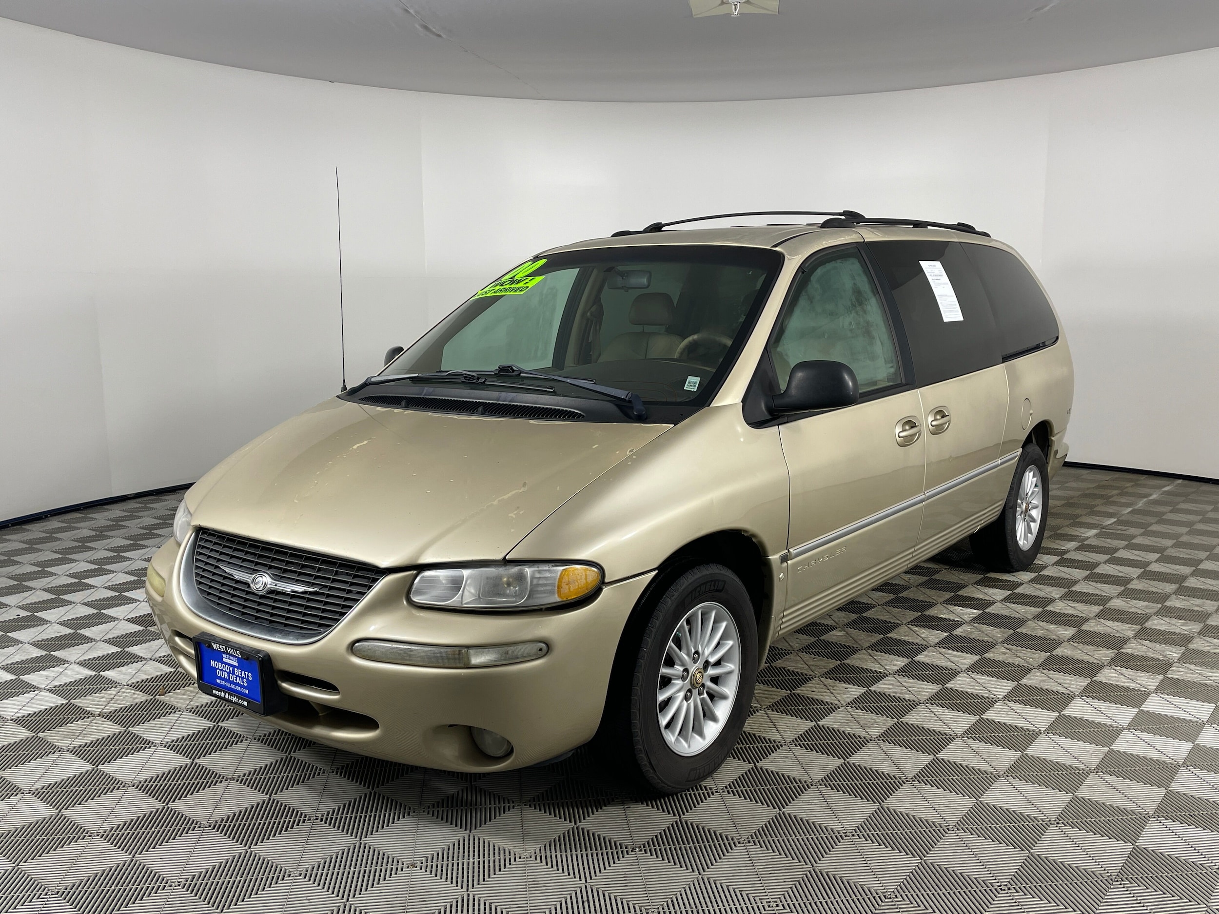 2000 Chrysler Town & Country LXI's photo