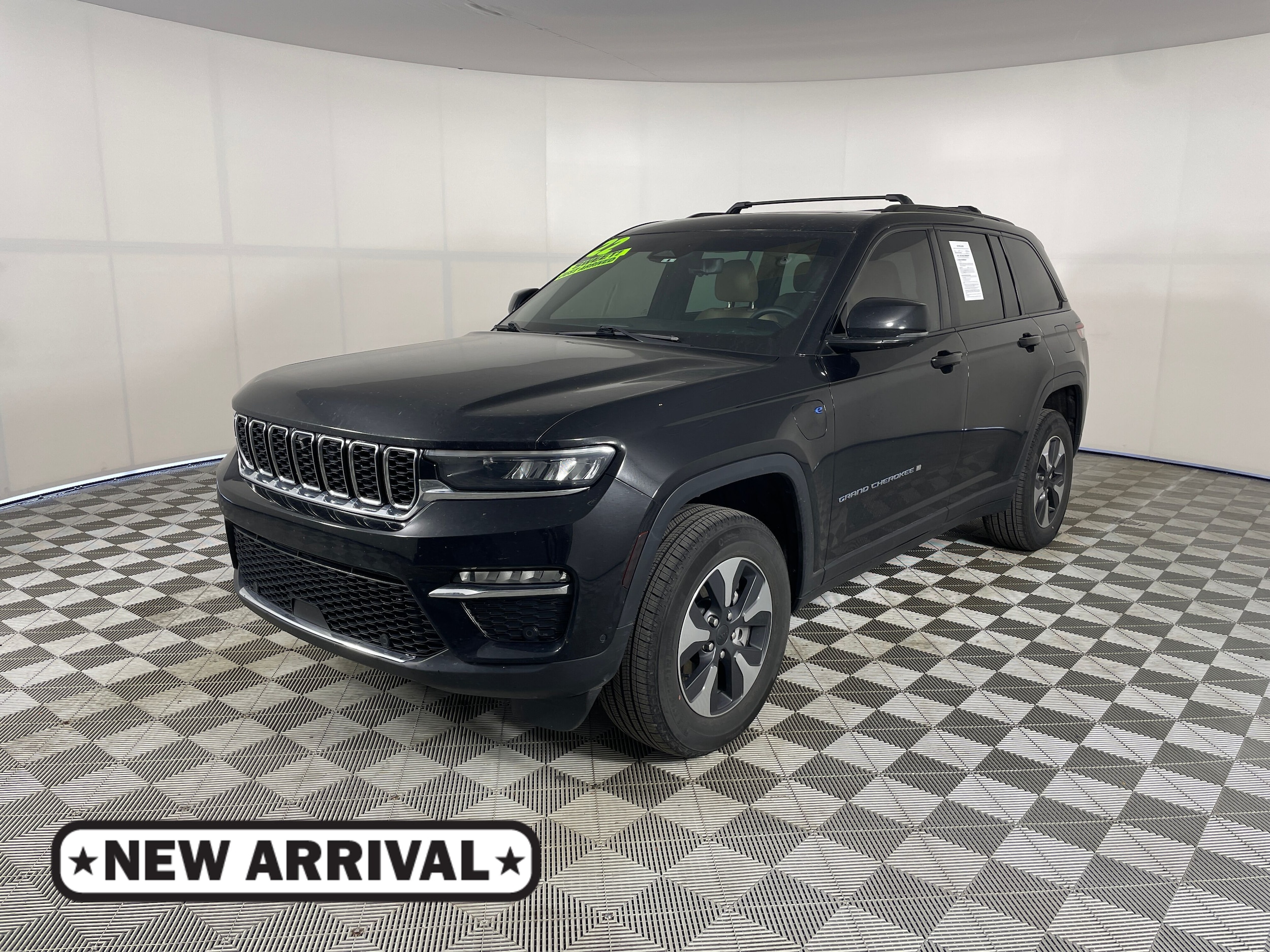 2022 Jeep Grand Cherokee 4xe 4x4's photo