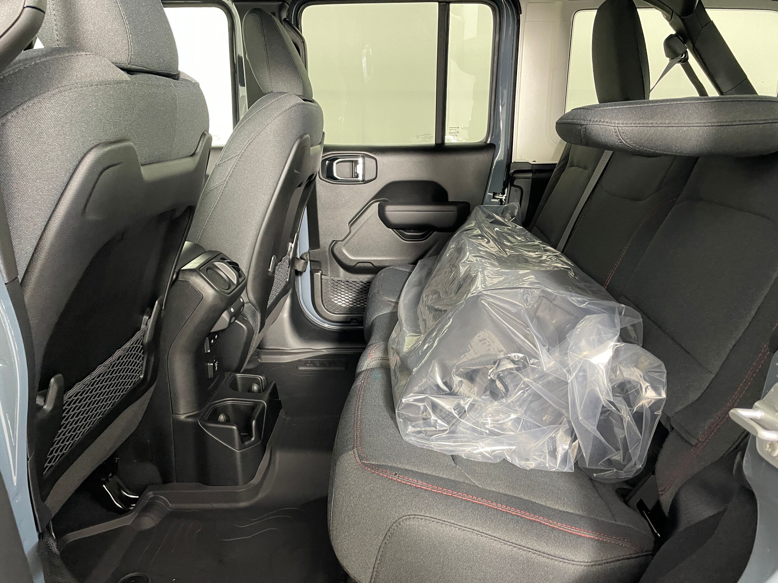 2025 Jeep Wrangler Rubicon photo 4