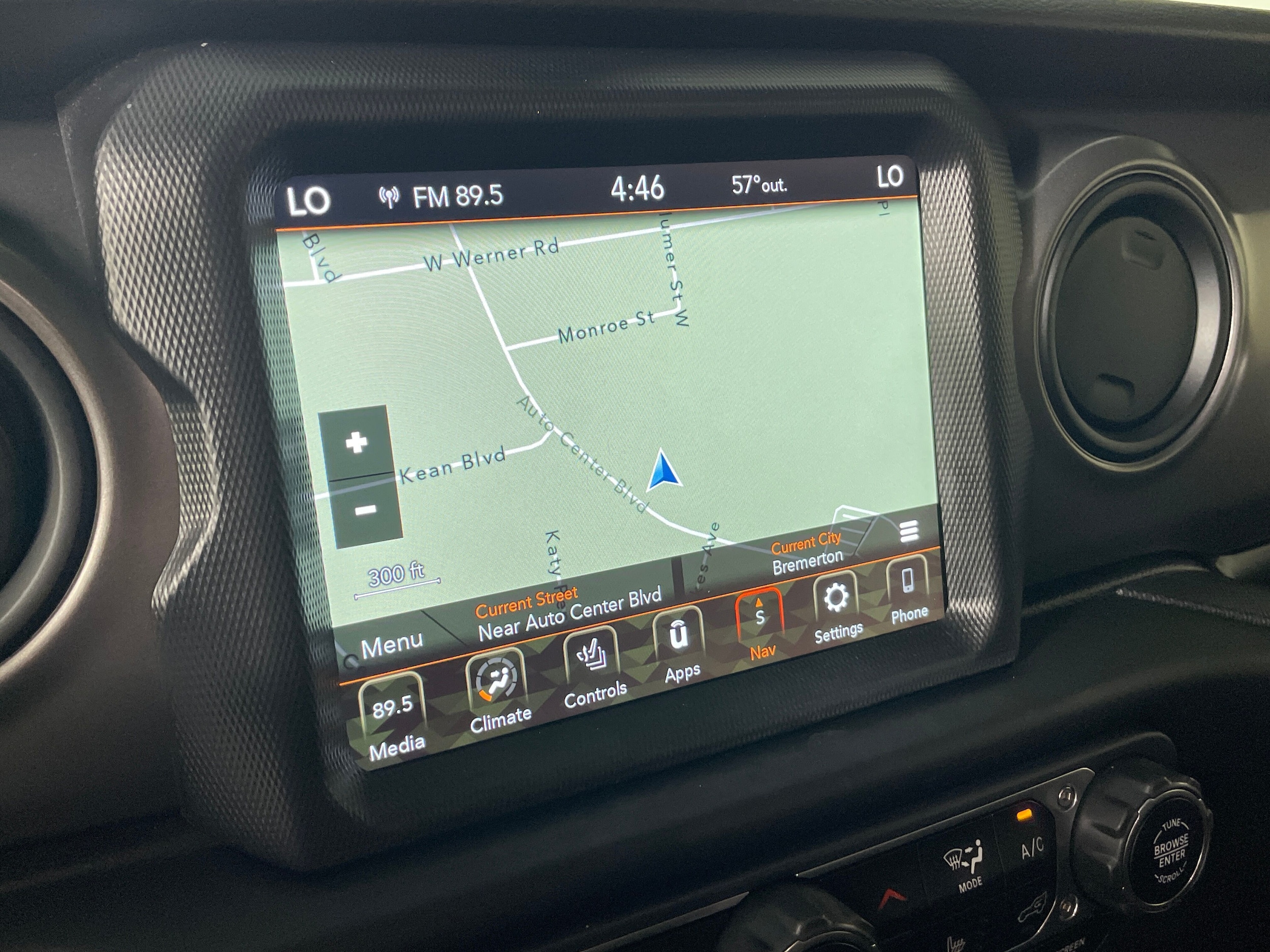 2023 Jeep Gladiator Sport photo 3