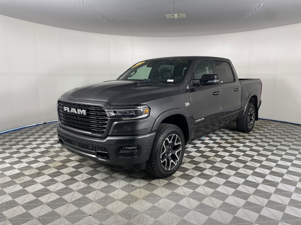 New 2026 Ram 1500 LARAMIE CREW CAB 4X4 5'7 BOX Pickup