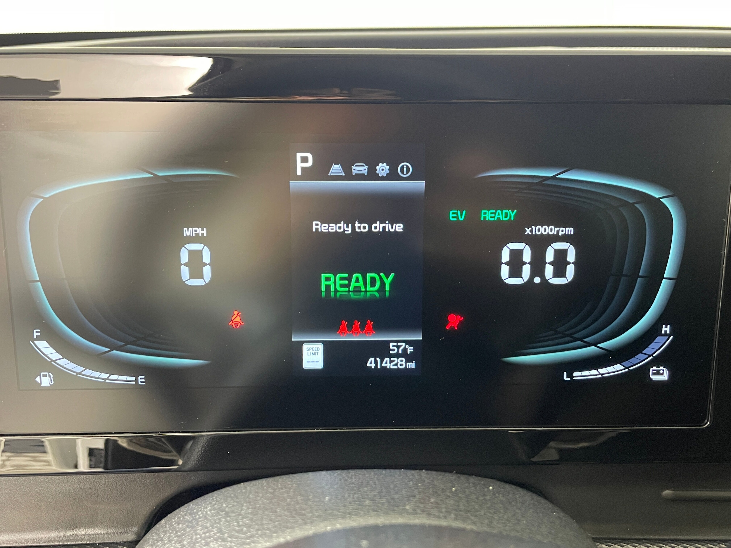 2023 Kia Sportage Hybrid LX photo 4