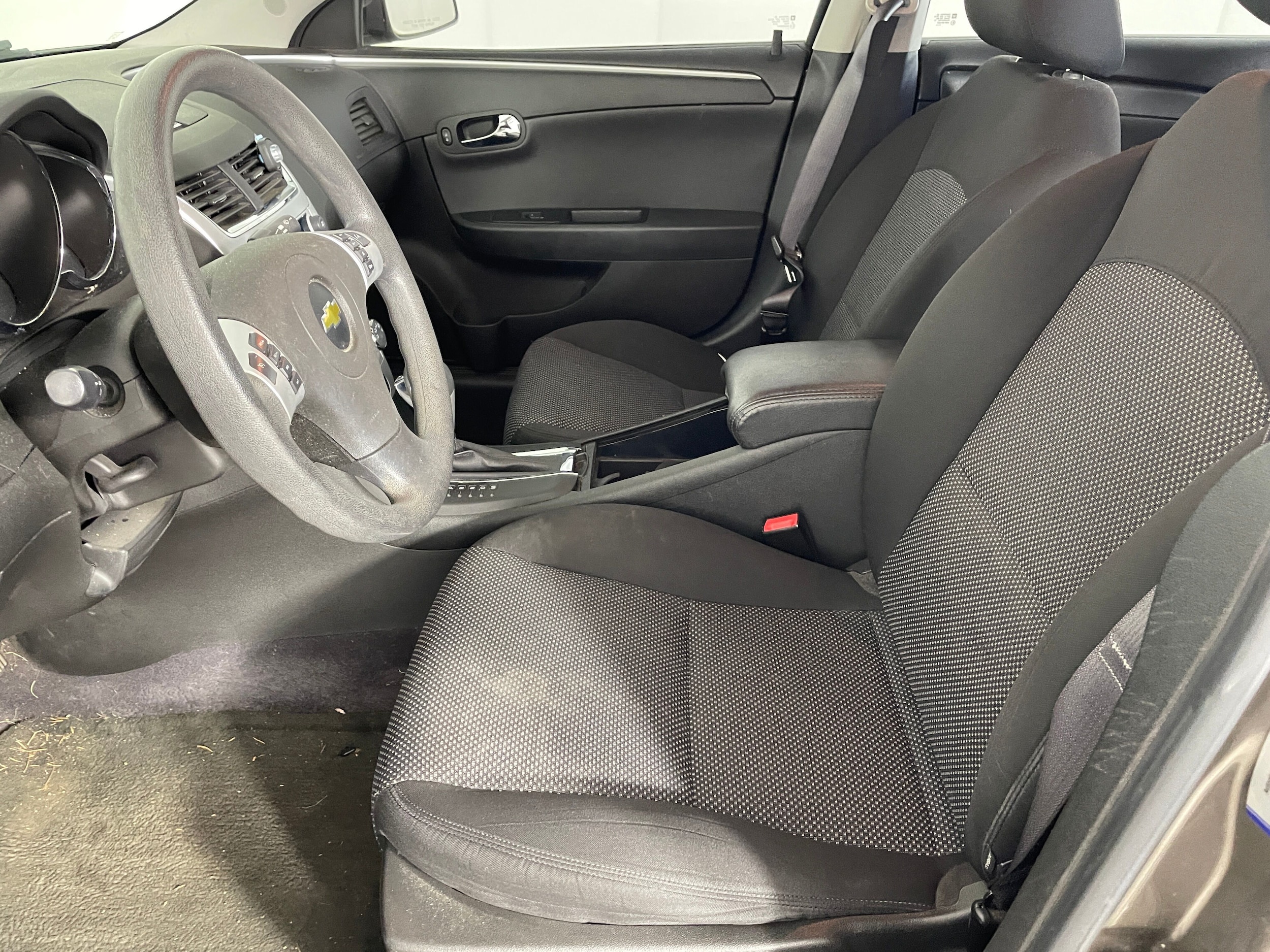 2012 Chevrolet Malibu 1LT photo 2