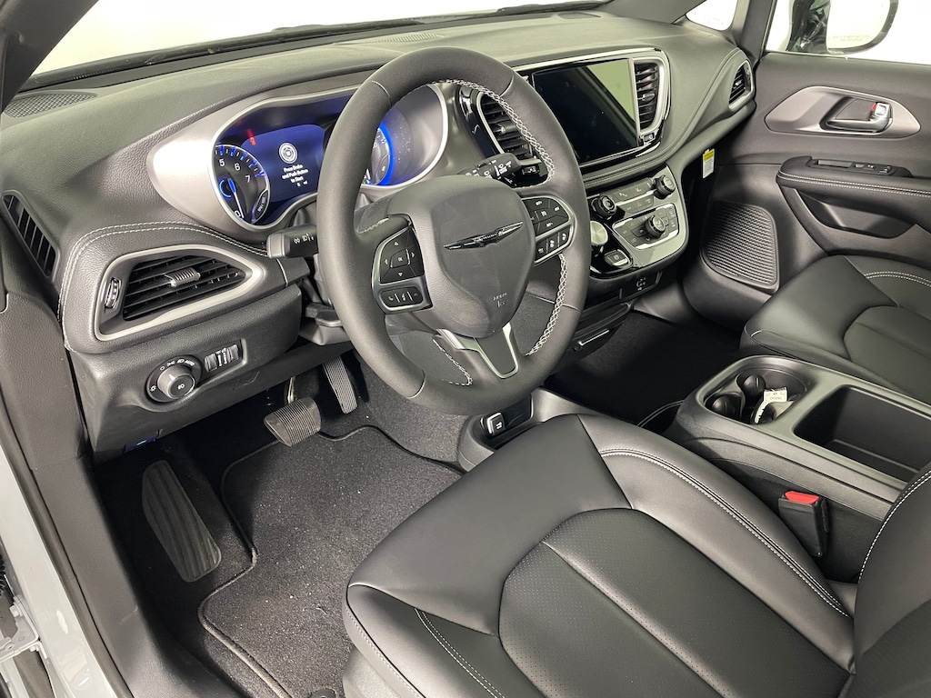 New 2026 Chrysler Pacifica SELECT Passenger Van