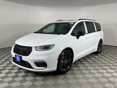 2026 Chrysler Pacifica LIMITED Passenger Van