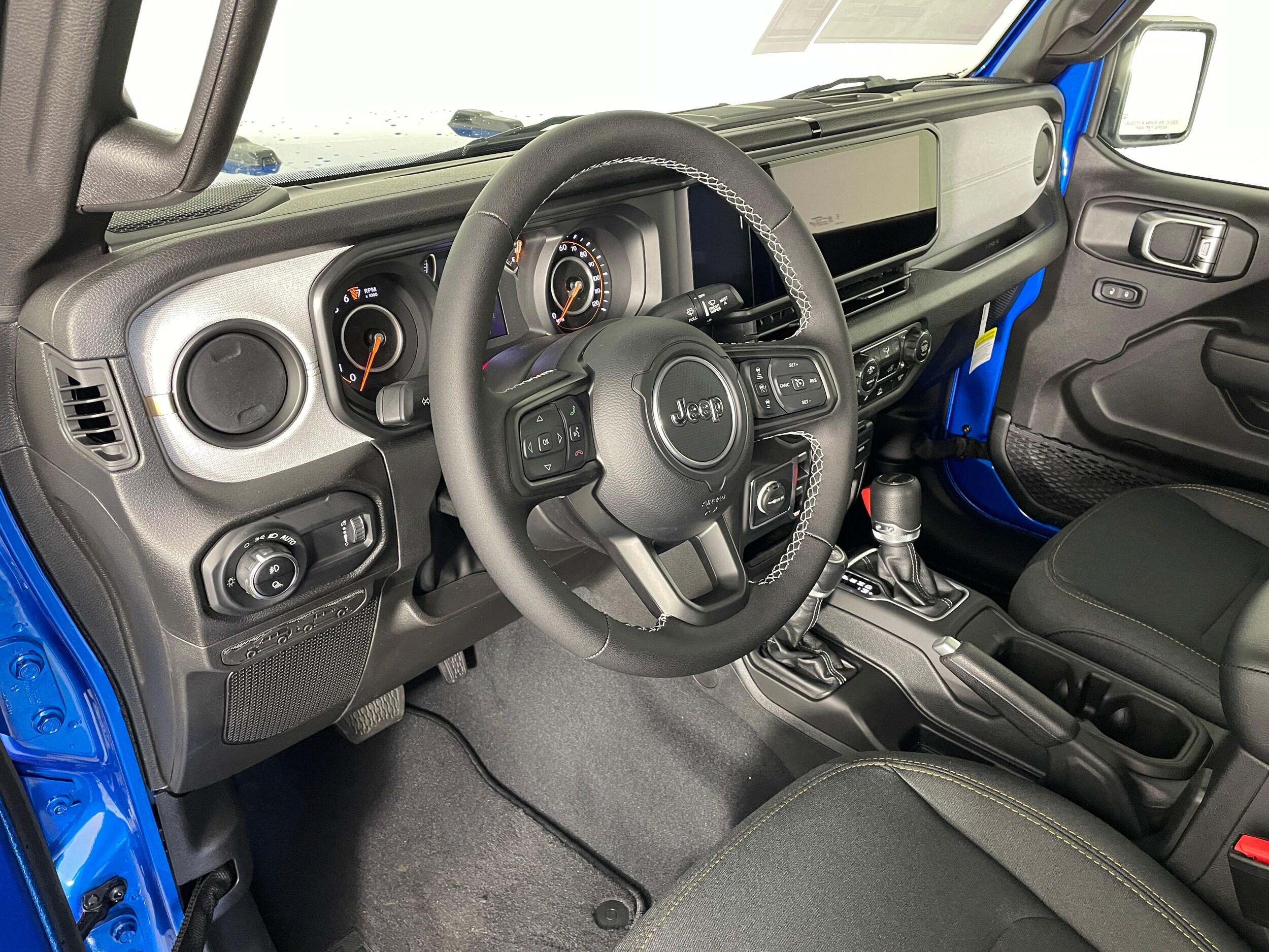 2025 Jeep Gladiator Sport photo 3
