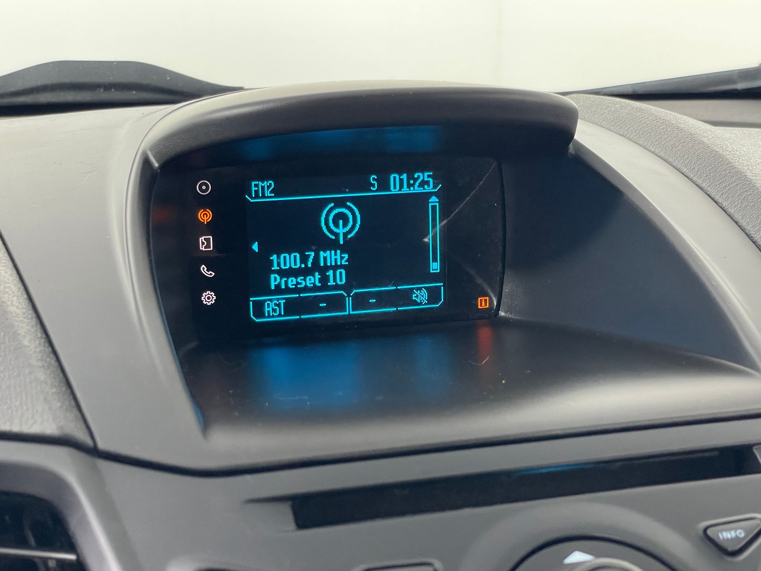 2014 Ford Fiesta SE photo 6