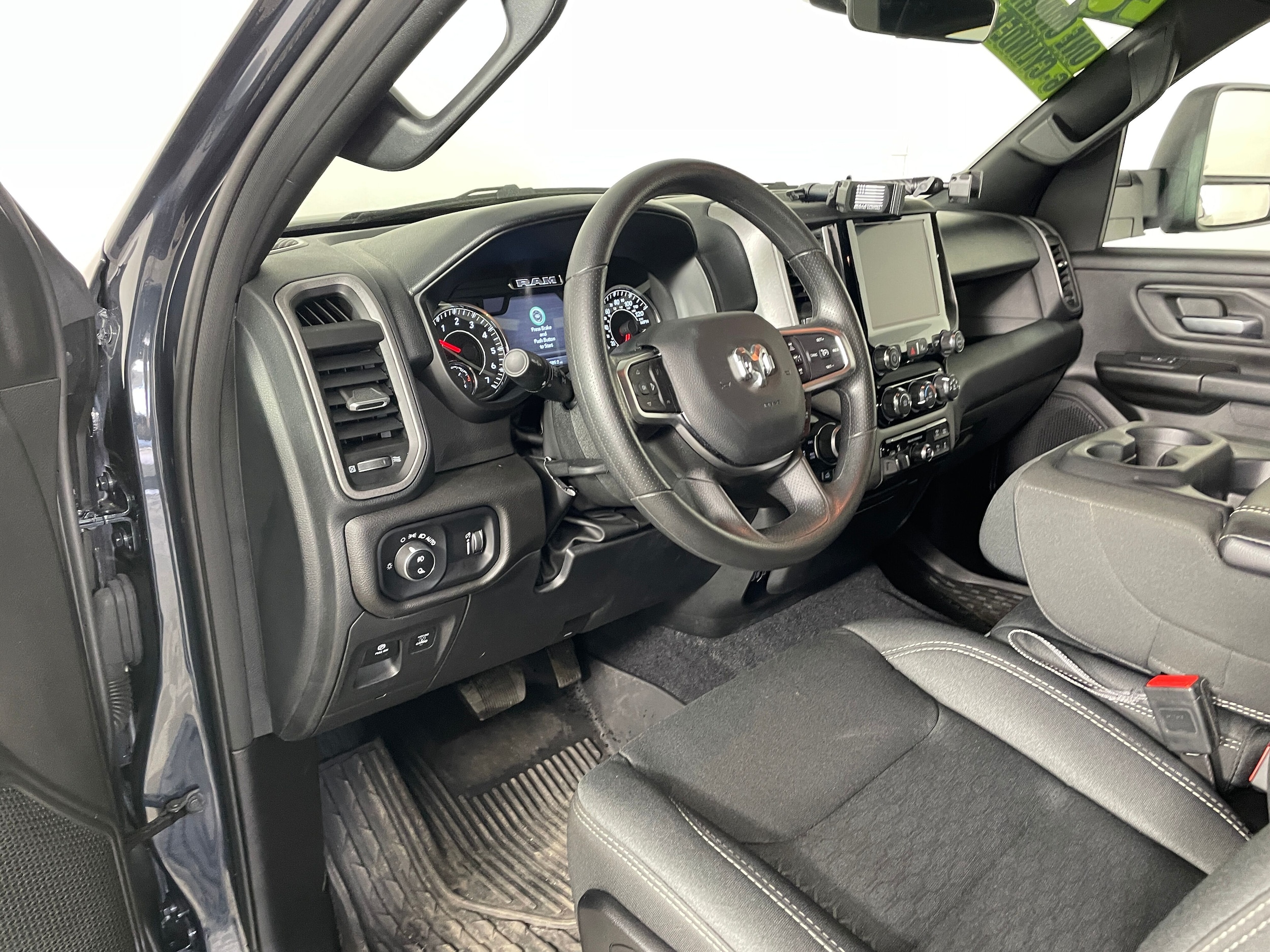 2025 Ram 1500 Tradesman photo 2