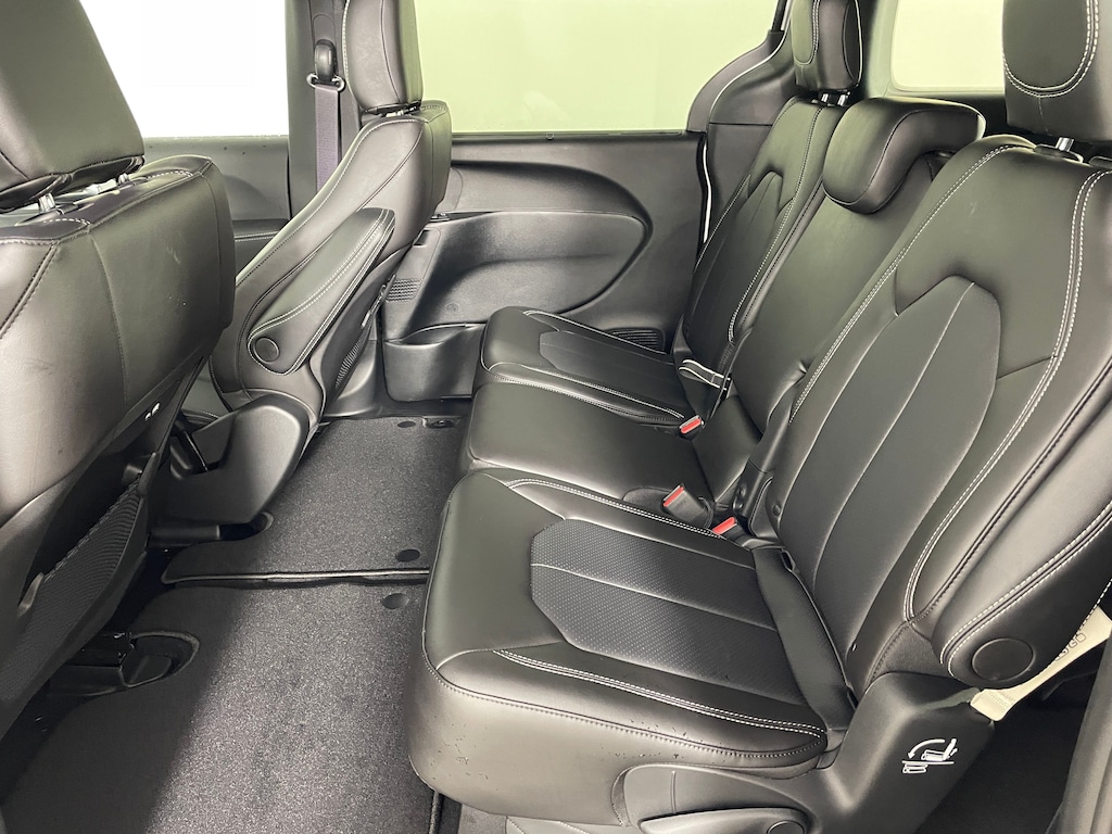 New 2026 Chrysler Pacifica SELECT Passenger Van