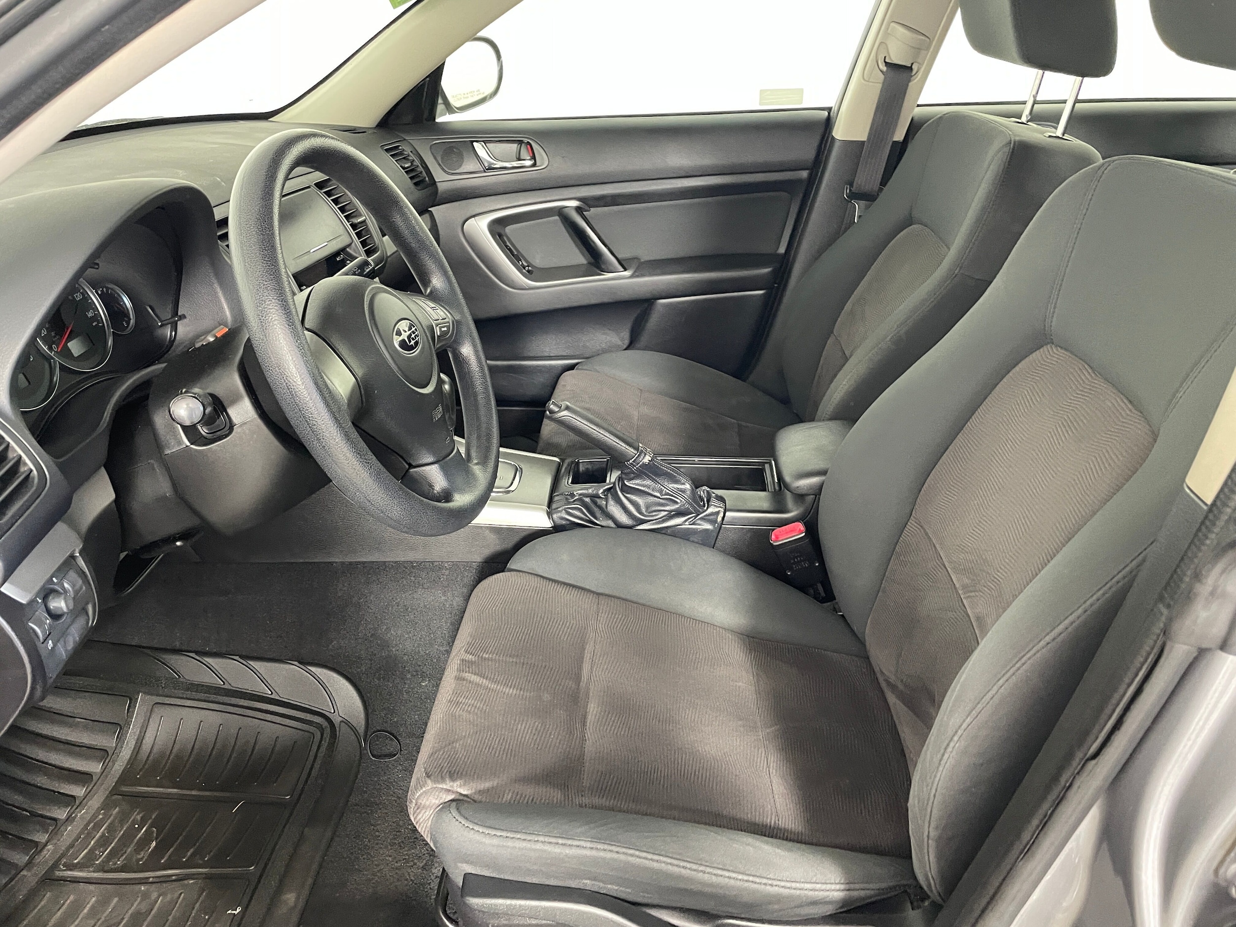 2008 Subaru Outback Base photo 2