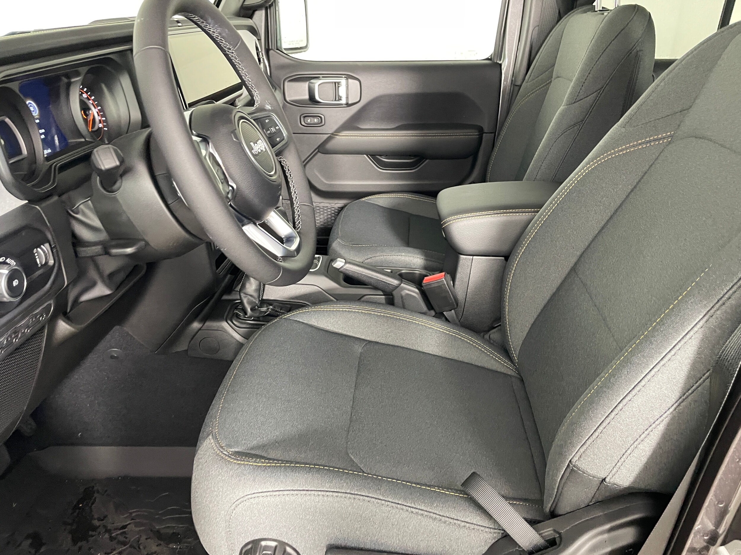 2025 Jeep Wrangler Sahara photo 2