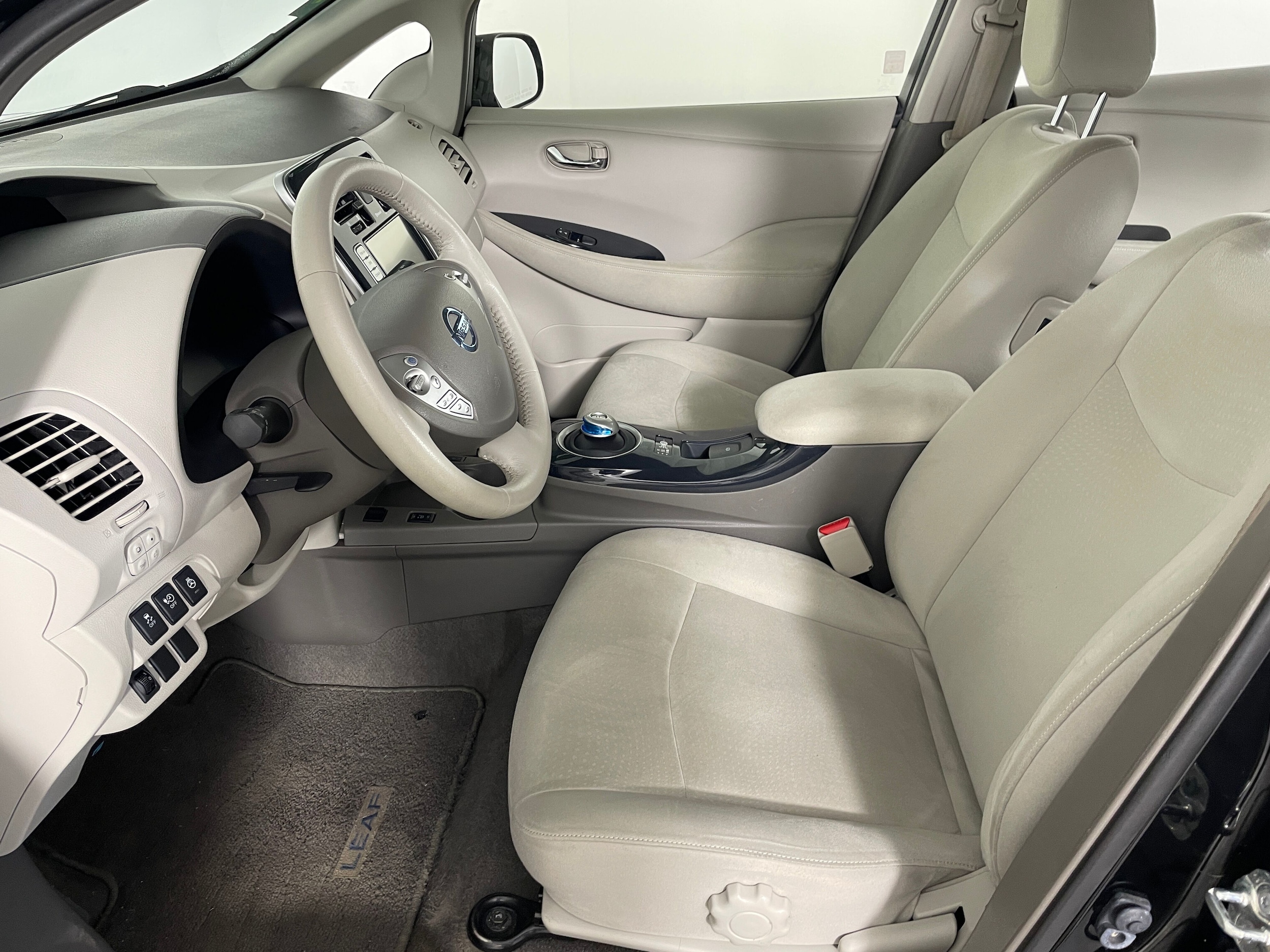 Used 2012 Nissan LEAF SL with VIN JN1AZ0CP8CT026192 for sale in Bremerton, WA