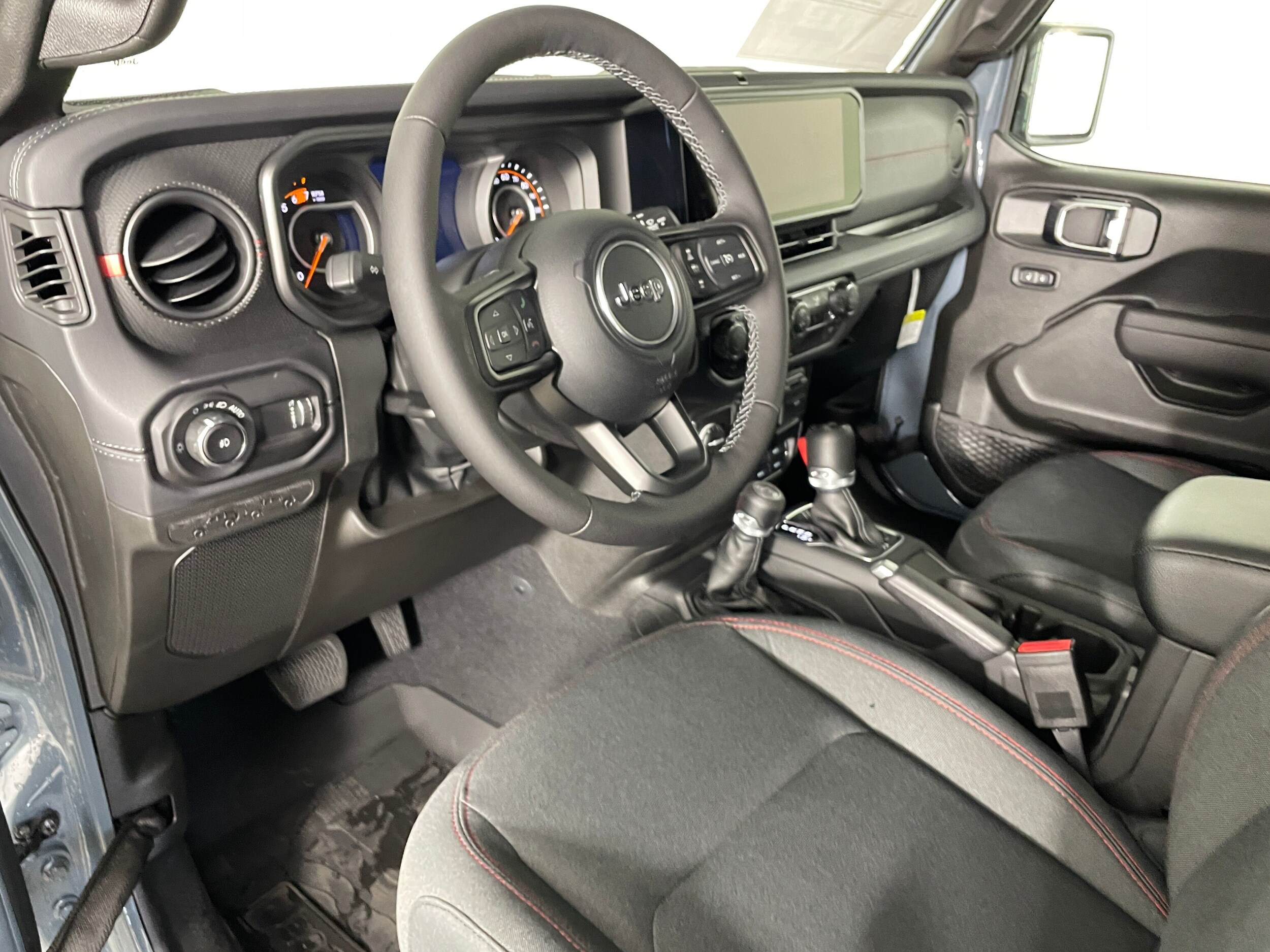 2025 Jeep Wrangler Rubicon photo 2