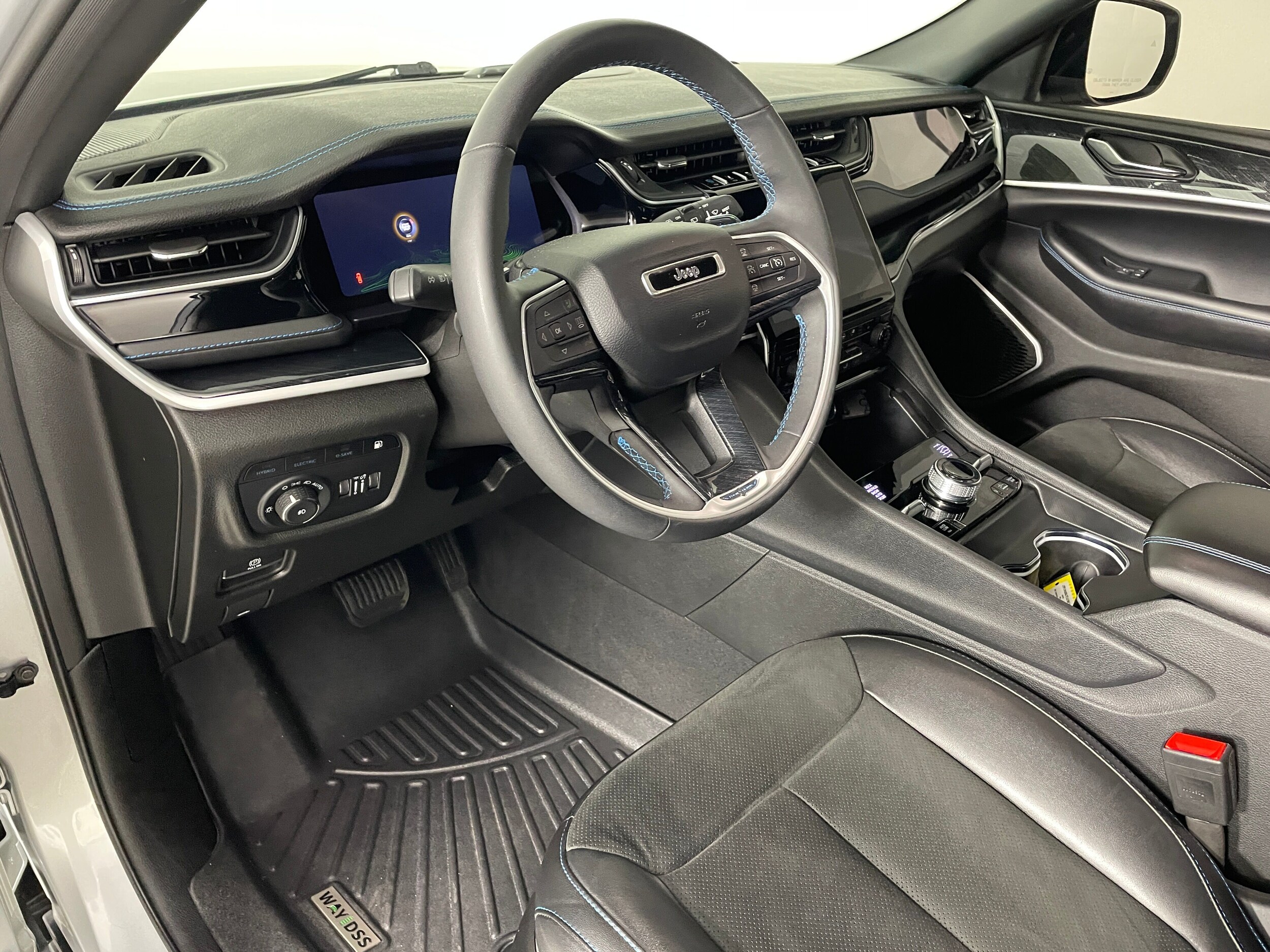 2024 Jeep Cherokee Trailhawk photo 3