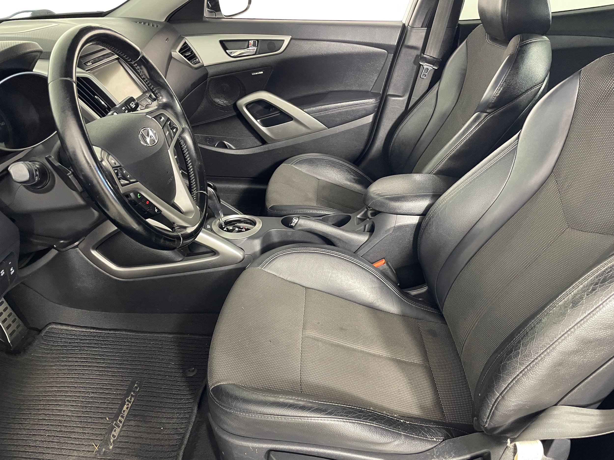 Used 2014 Hyundai Veloster Base with VIN KMHTC6AD5EU209433 for sale in Bremerton, WA