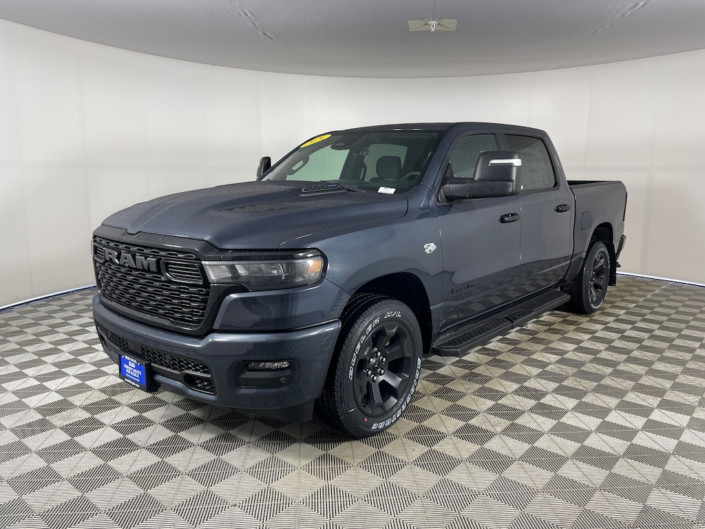 New 2026 Ram 1500 EXPRESS CREW CAB 4X4 5'7 BOX Pickup