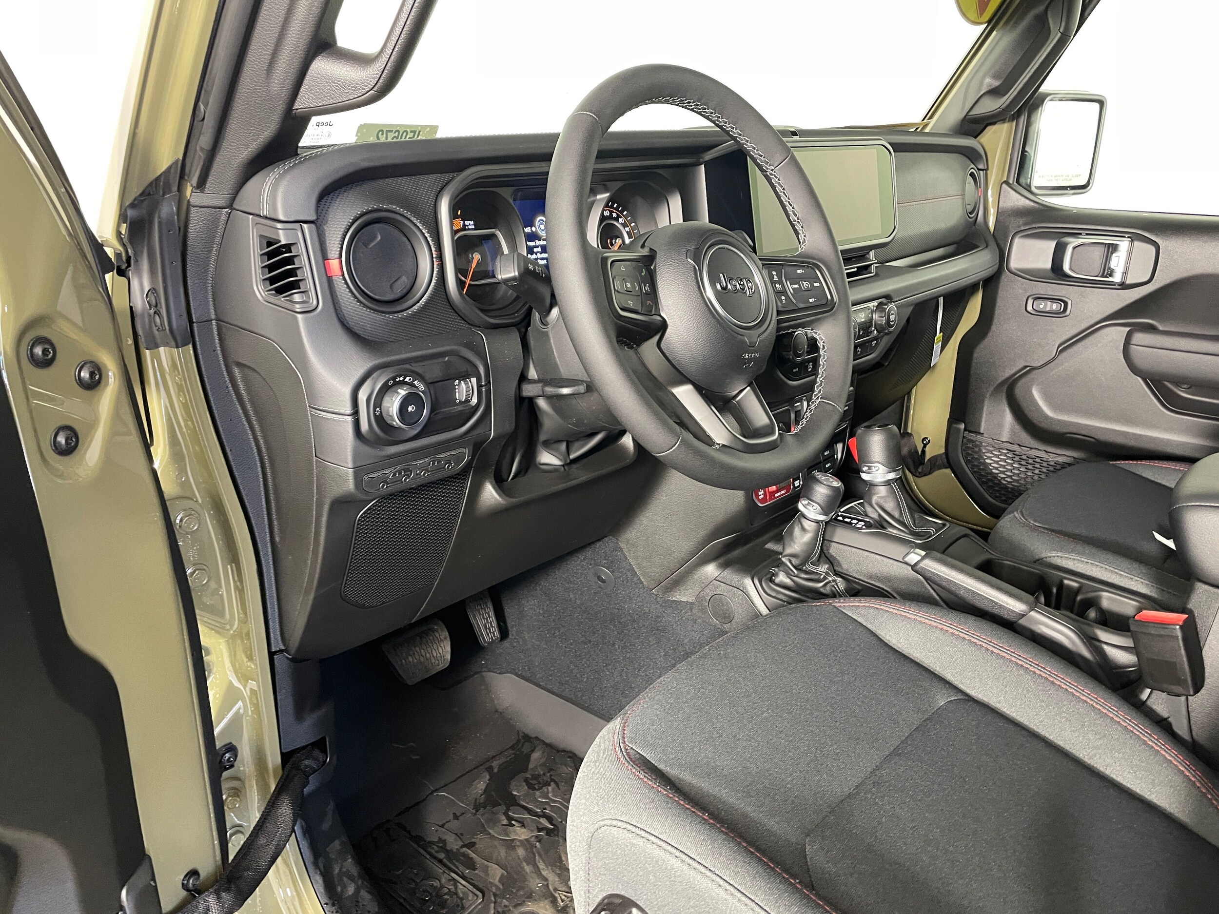 2025 Jeep Wrangler Rubicon photo 3