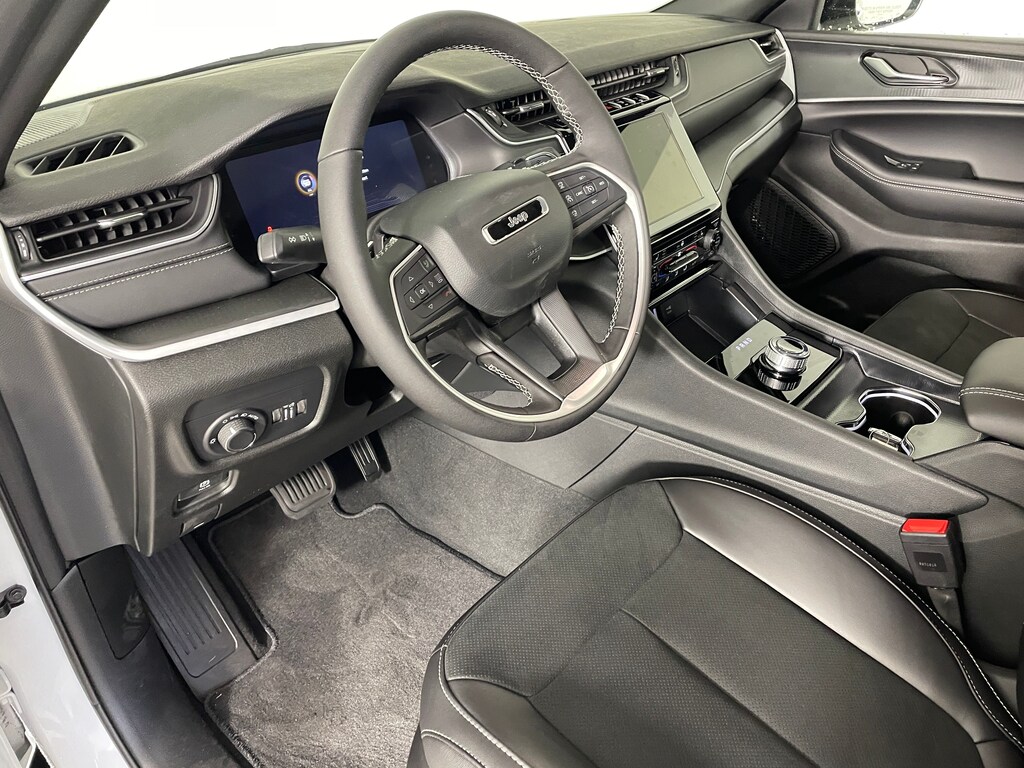 New 2025 Jeep Grand Cherokee ALTITUDE 4X4 Sport Utility