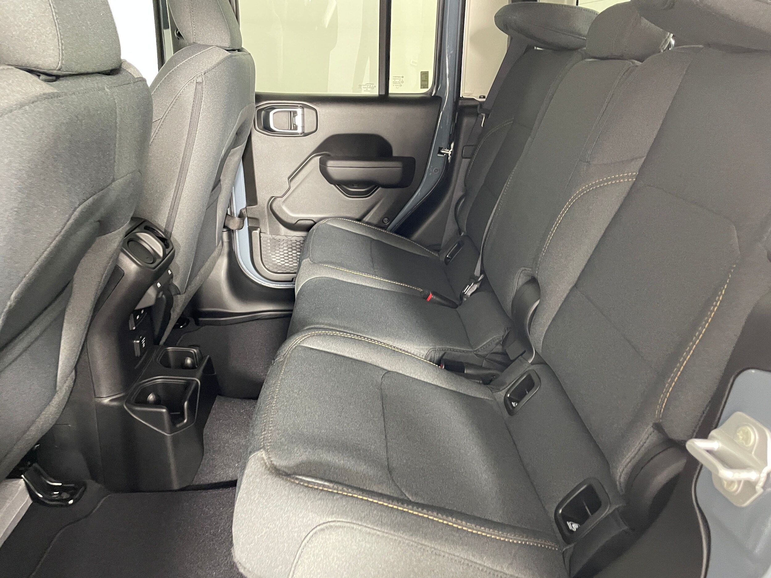 2025 Jeep Gladiator Sport S photo 4
