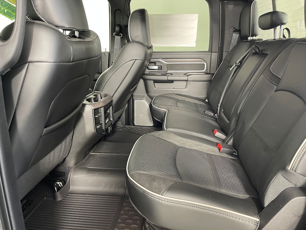 New 2026 Ram 3500 LARAMIE CREW CAB 4X4 6'4 BOX Pickup