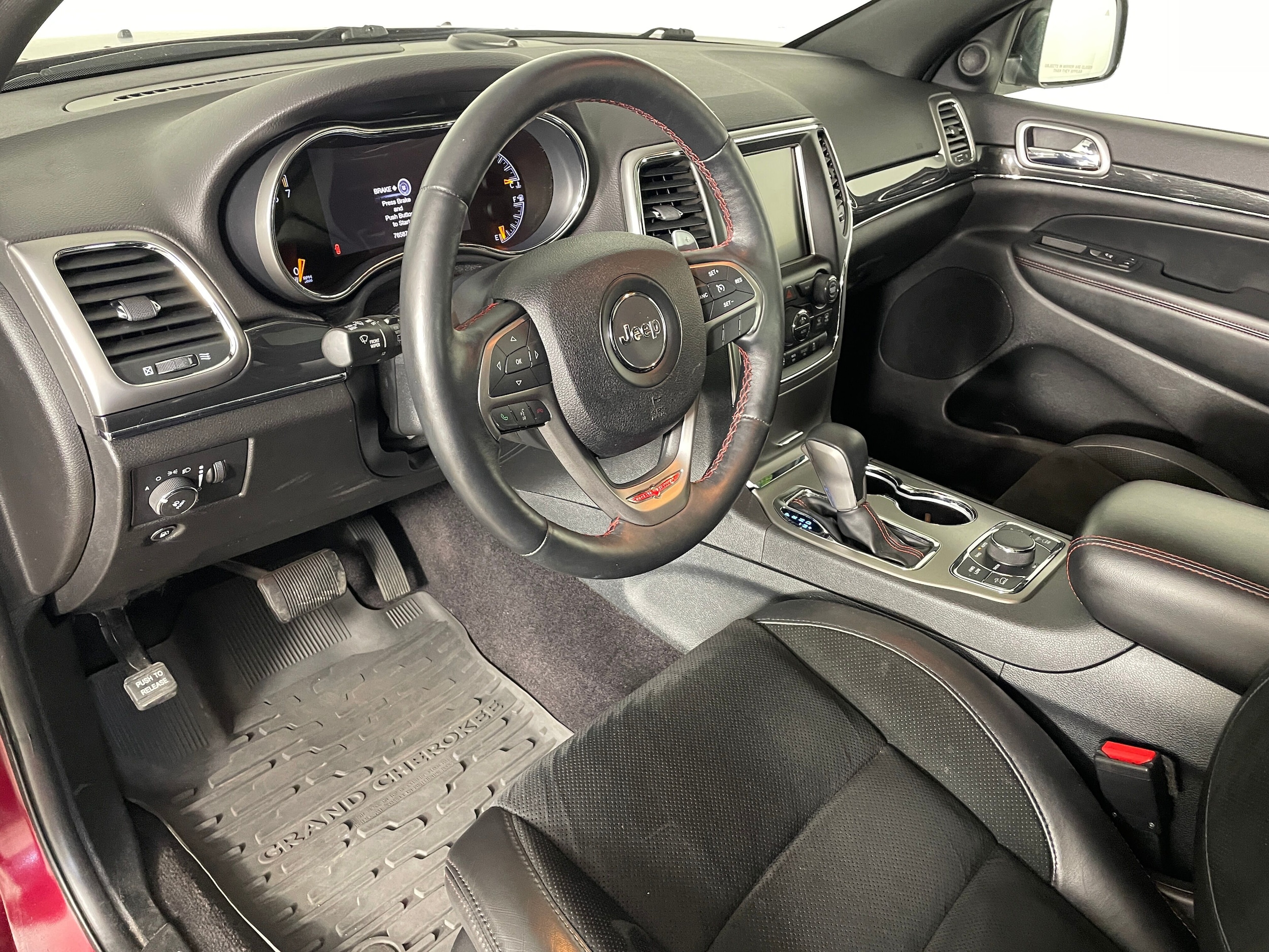 2017 Jeep Grand Cherokee Trailhawk 4x4 photo 2