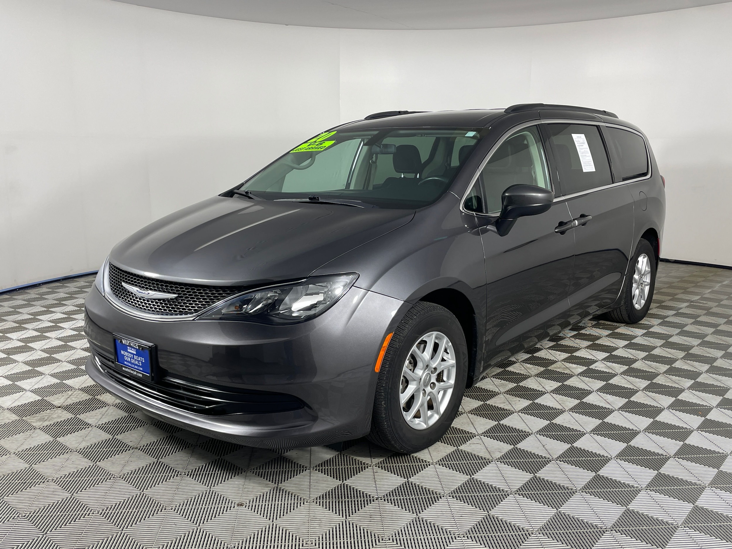 2020 Chrysler Voyager
