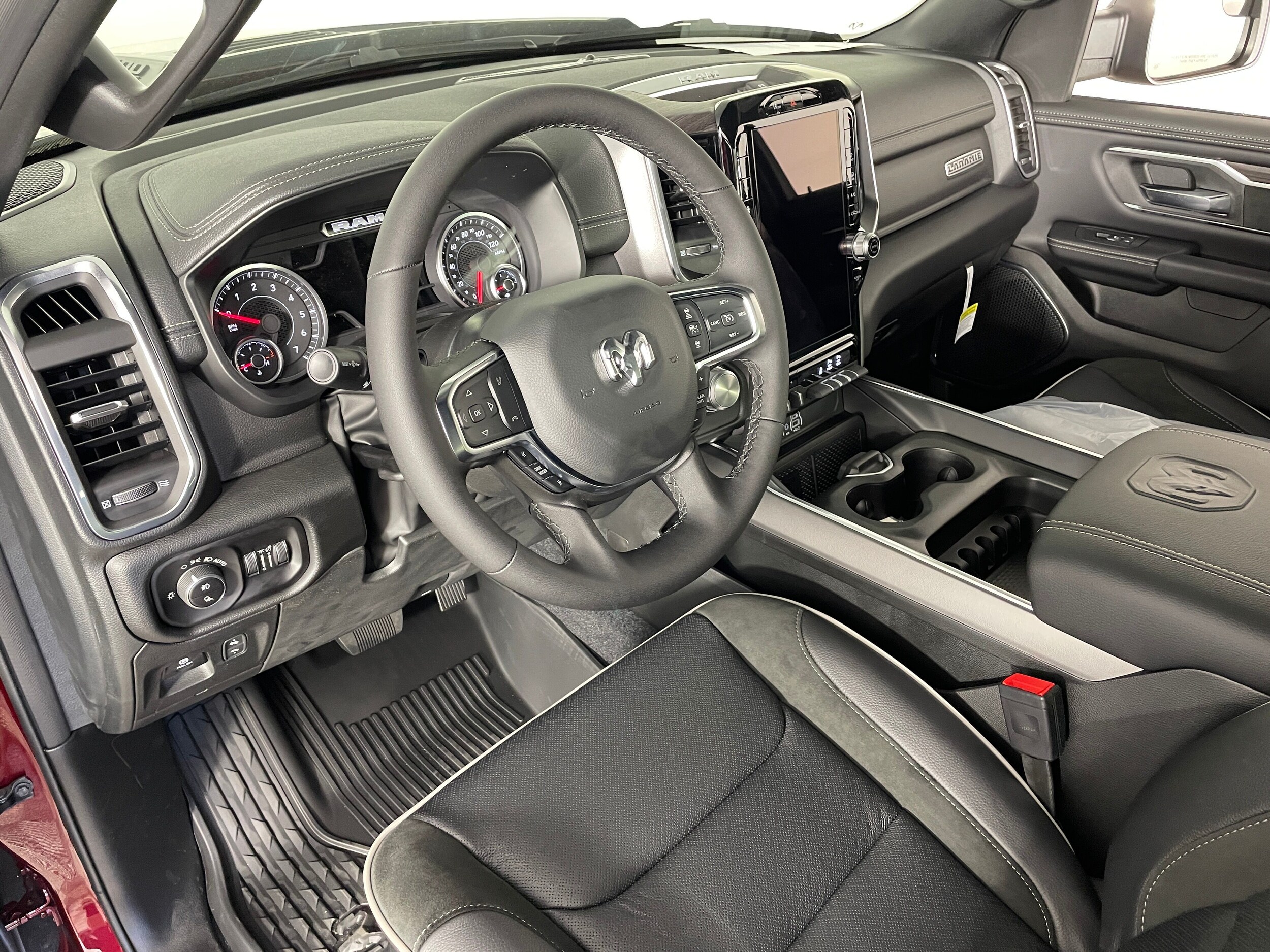 2026 Ram 1500 Laramie photo 2