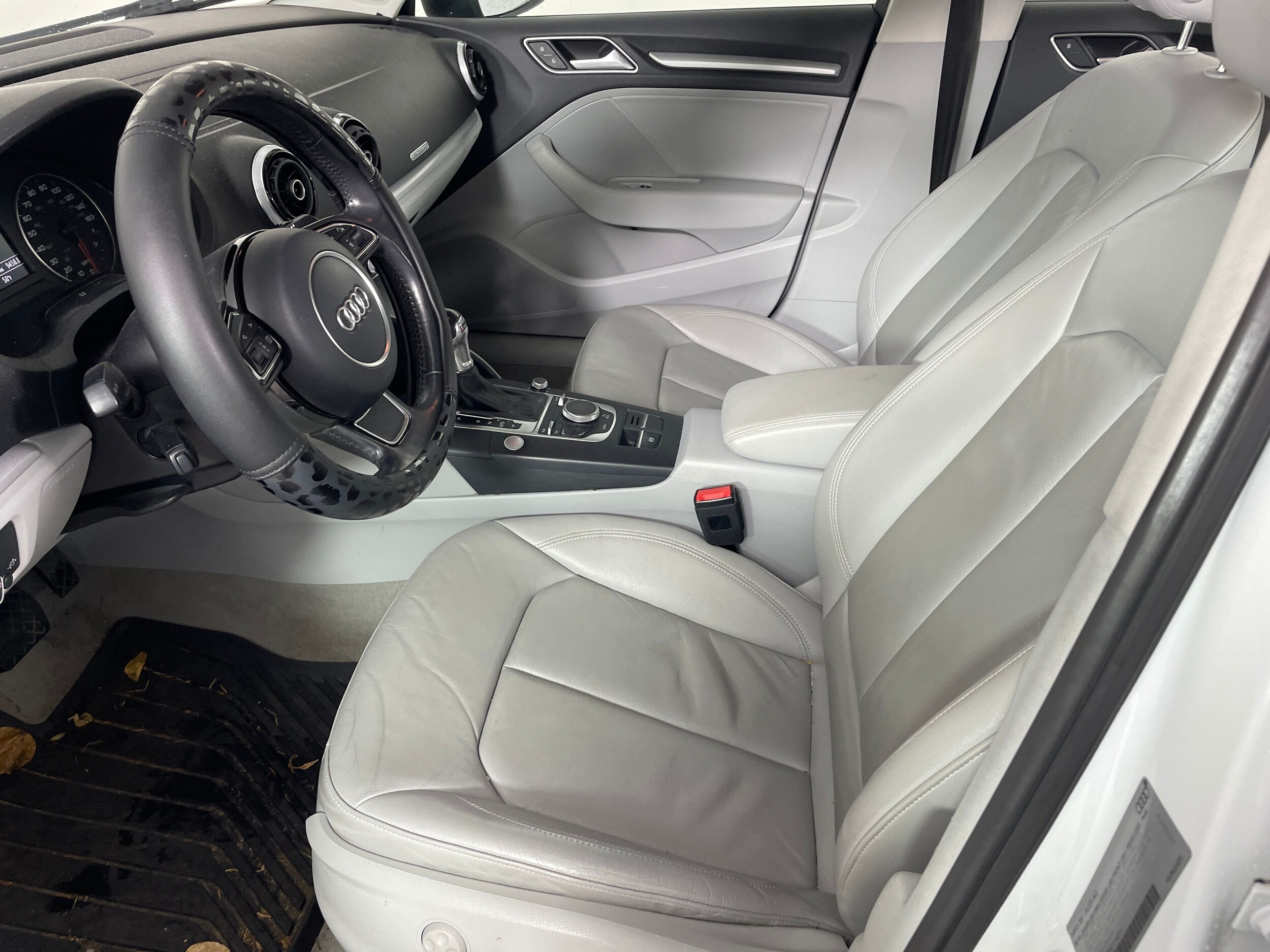 2016 Audi A3 2.0T Premium photo 2