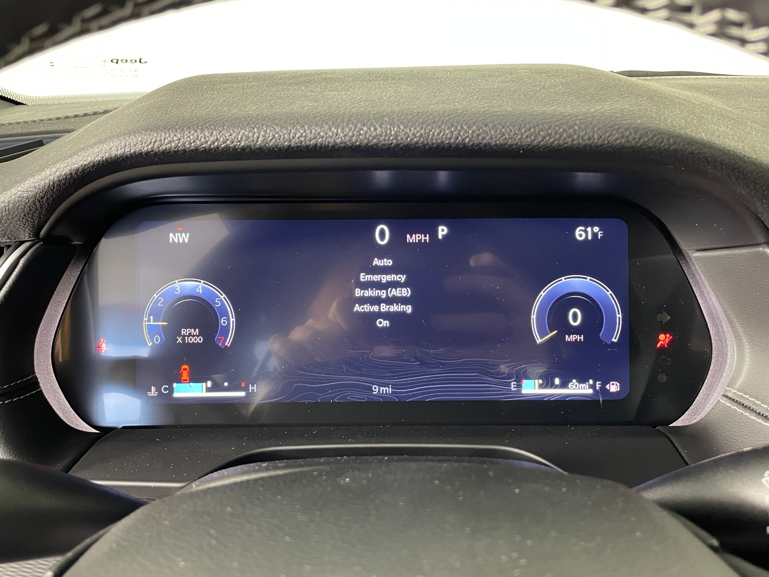 2025 Jeep Grand Cherokee Laredo photo 3