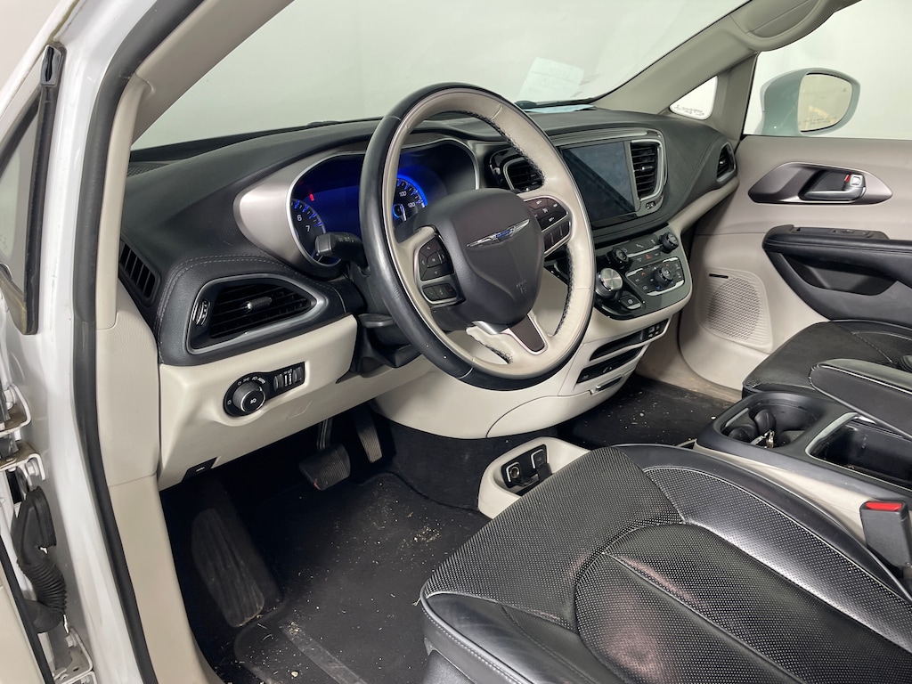 Used 2017 Chrysler Pacifica Limited Van