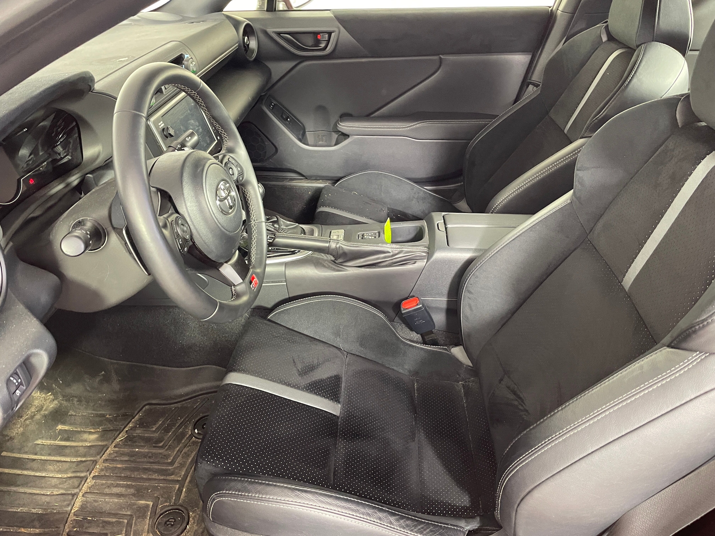 2023 Toyota GR86 Premium photo 2