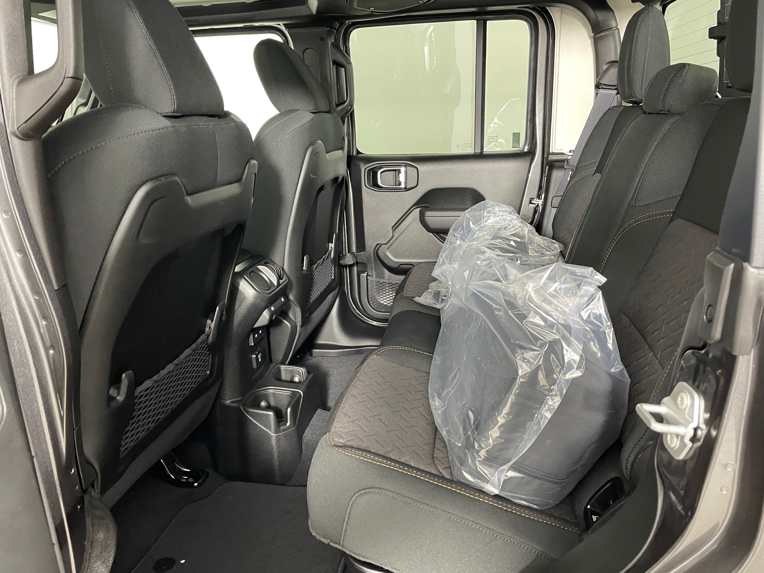 2025 Jeep Gladiator Mojave photo 4
