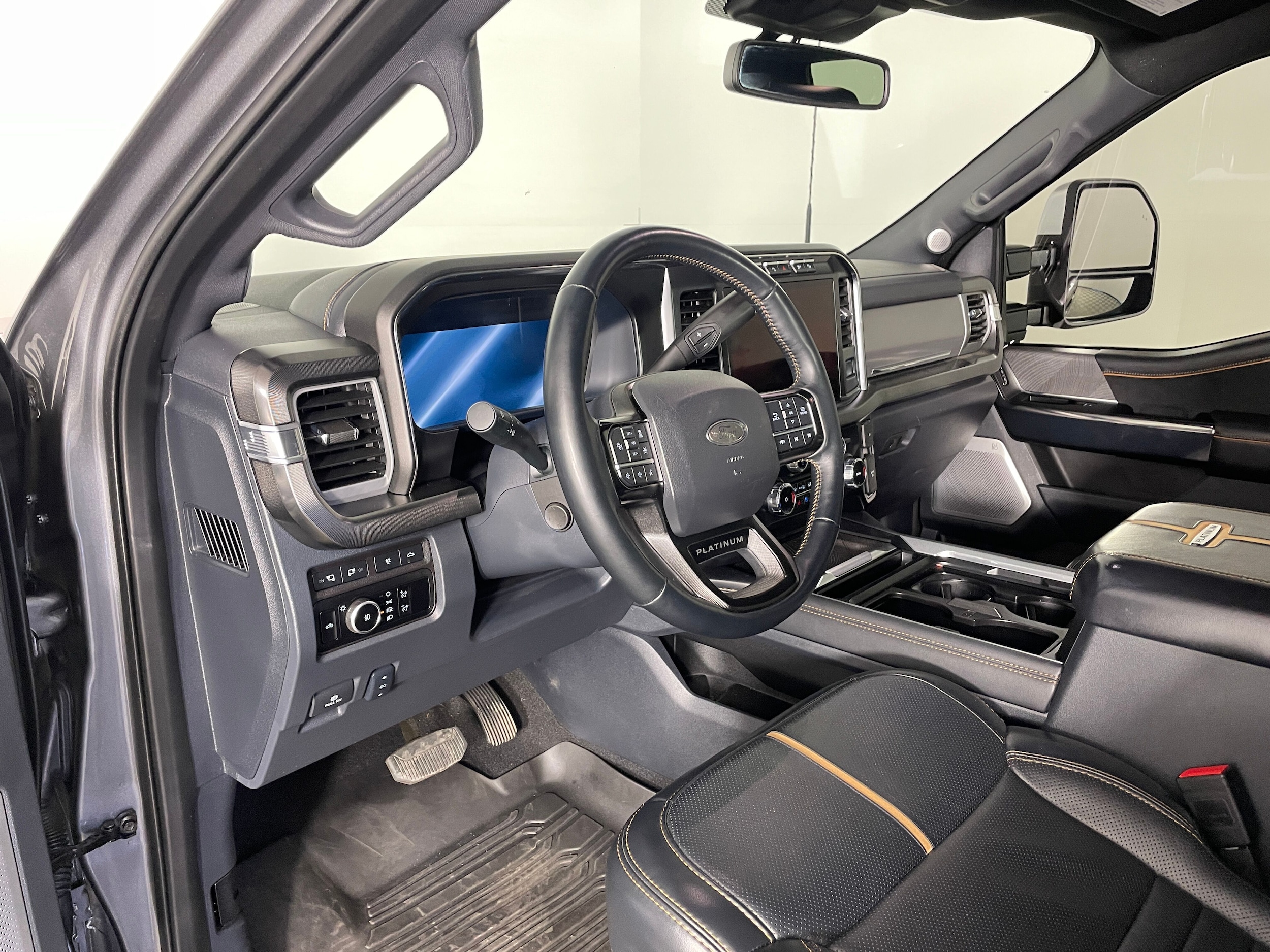 2024 Ford F-350 Platinum photo 2