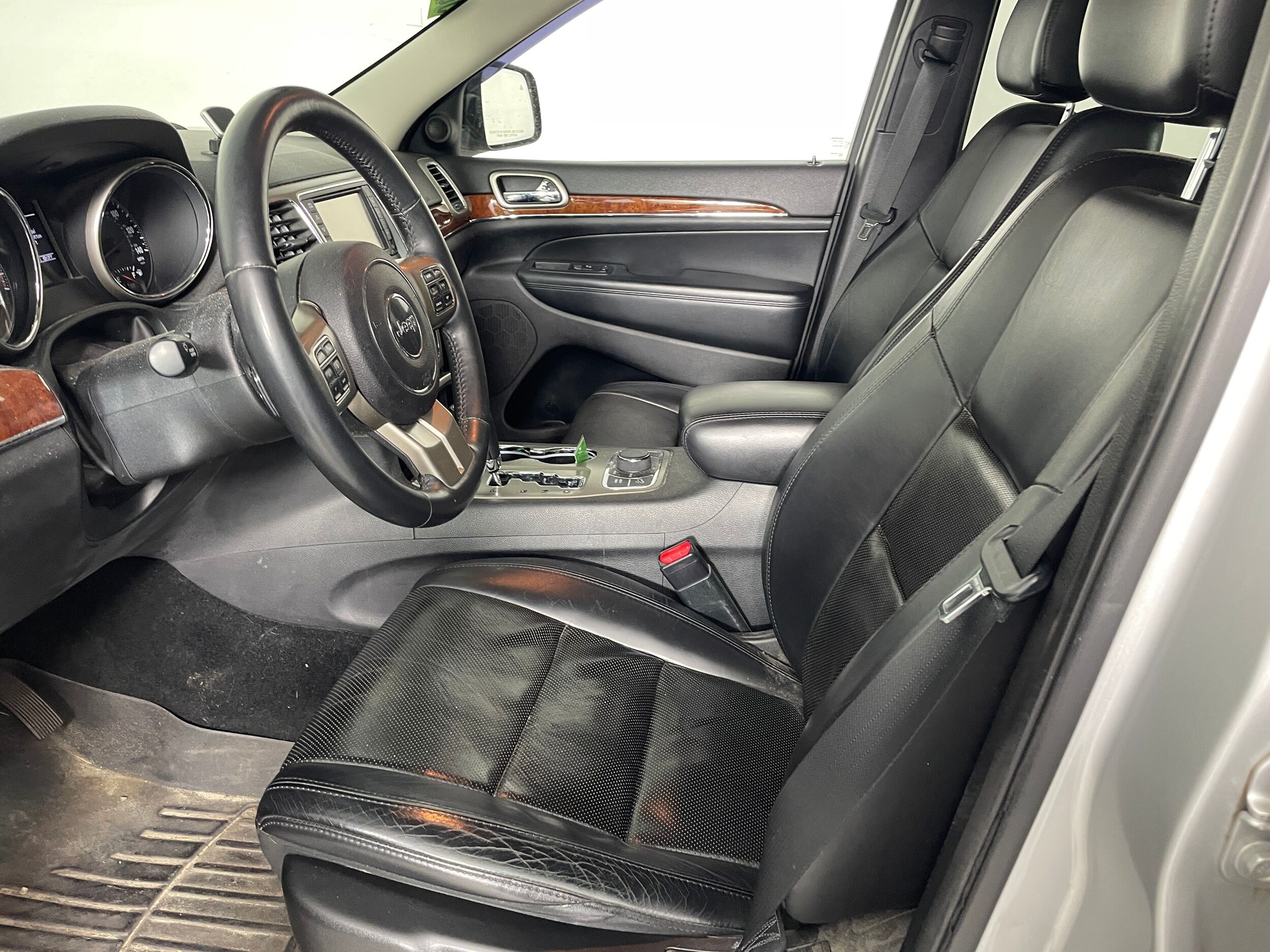 Used 2013 Jeep Grand Cherokee Limited with VIN 1C4RJFBTXDC622298 for sale in Bremerton, WA