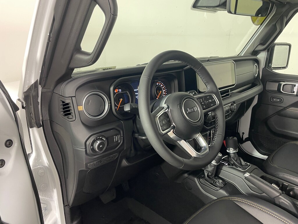 New 2025 Jeep Wrangler 4-DOOR SAHARA Sport Utility