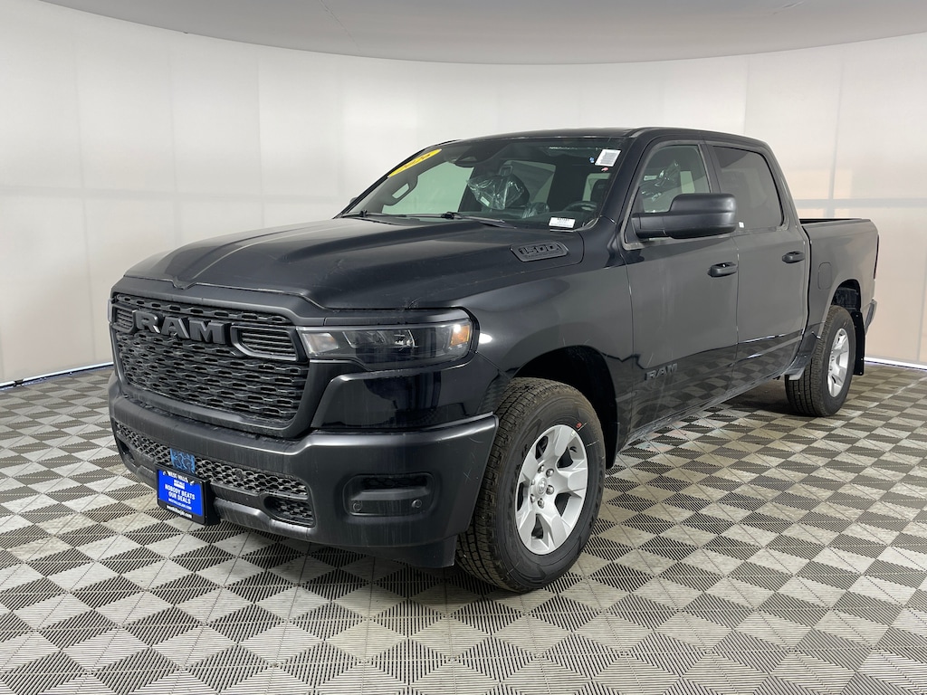 New 2026 Ram 1500 TRADESMAN CREW CAB 4X4 5'7 BOX Pickup