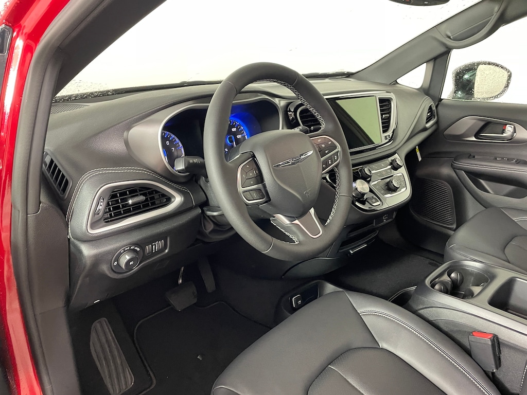 New 2026 Chrysler Pacifica SELECT AWD Passenger Van