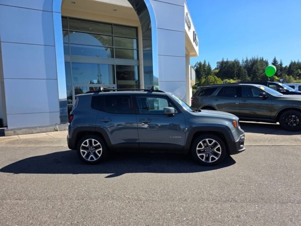 Used 2017 Jeep Renegade Latitude FWD SUV