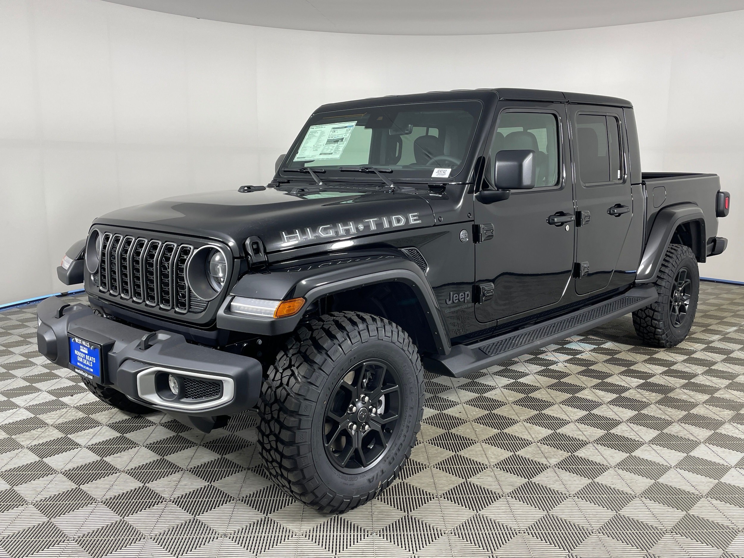 2025 Jeep Gladiator High Tide's photo