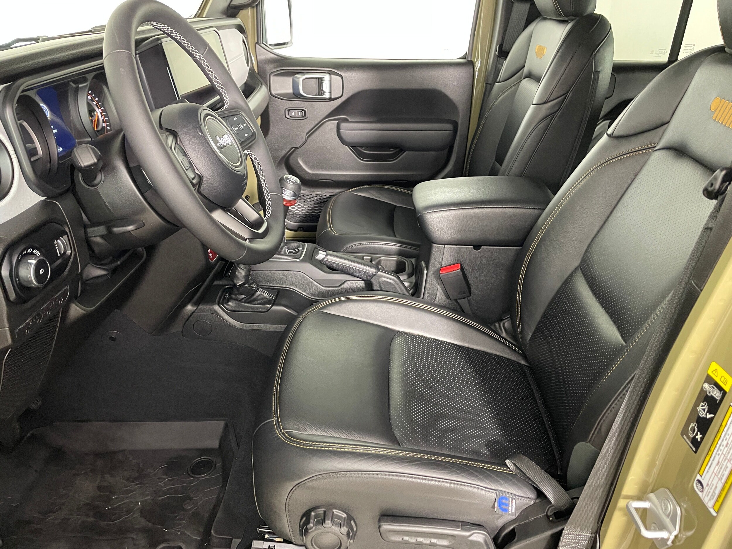 2025 Jeep Wrangler Sport Willys photo 2