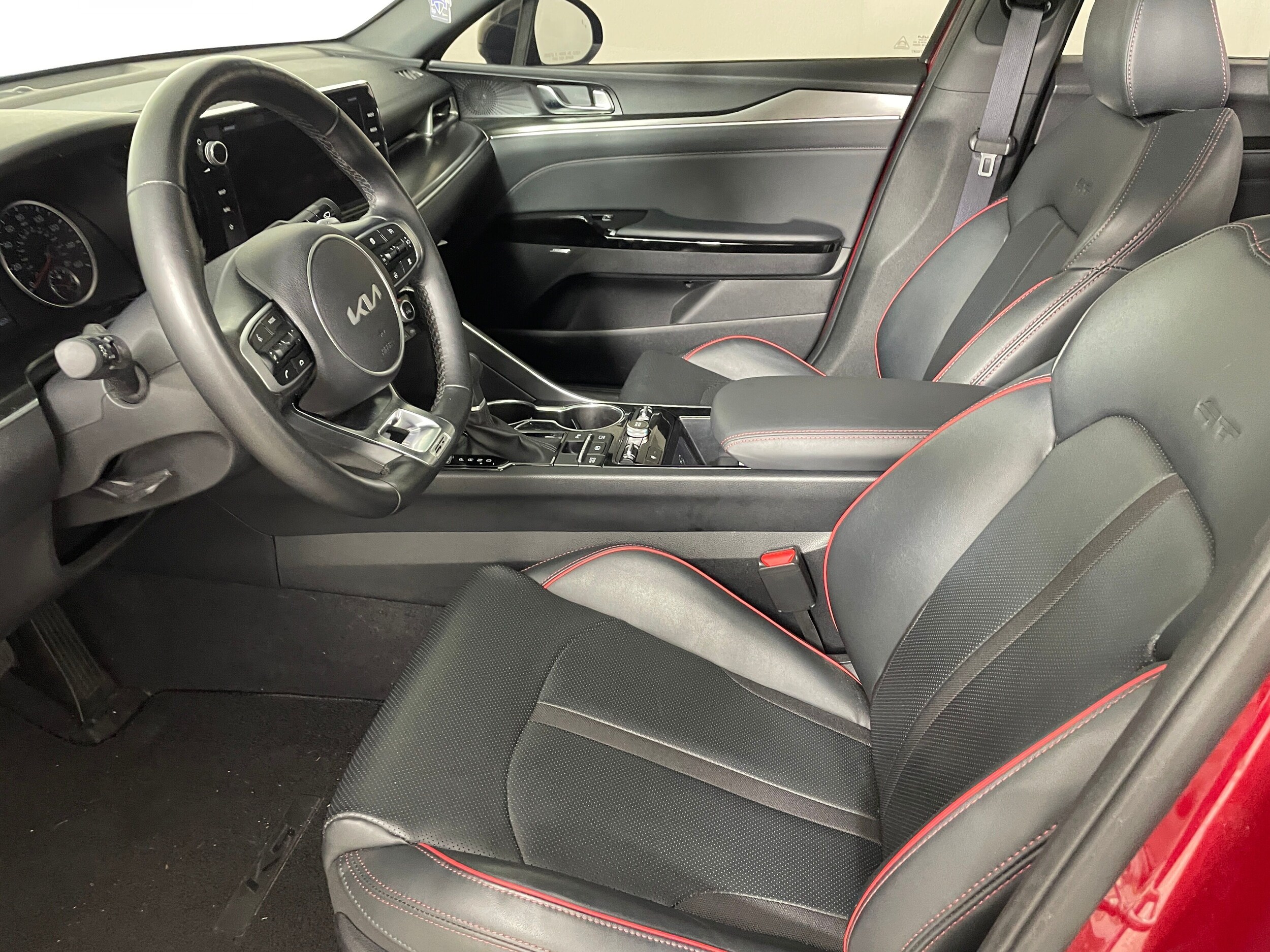 2024 Kia K5 GT photo 2