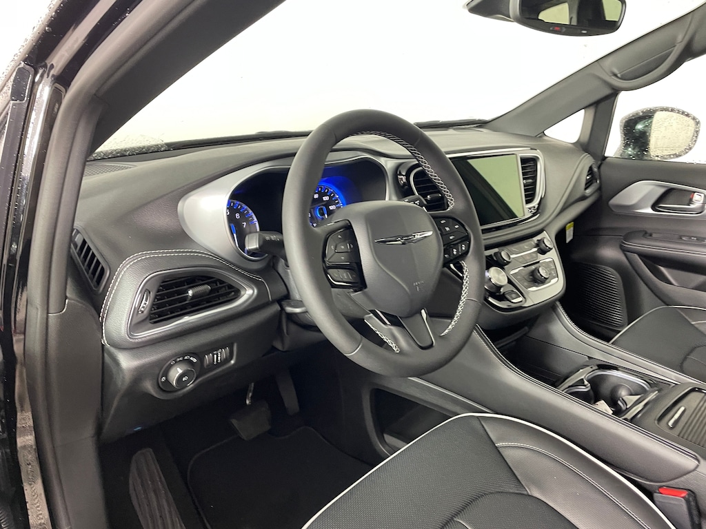 New 2026 Chrysler Pacifica LIMITED Passenger Van