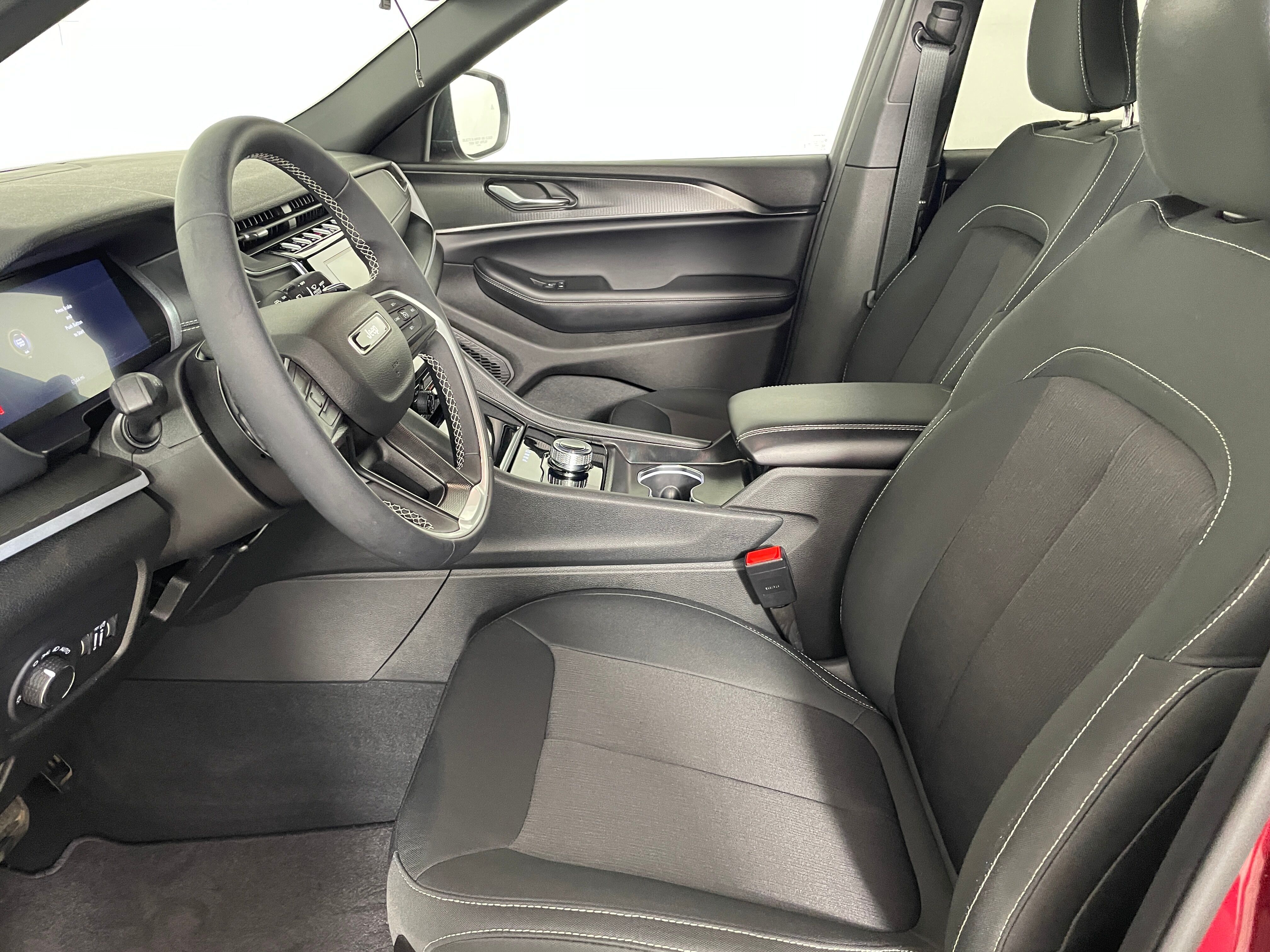 Certified 2025 Jeep Grand Cherokee L Laredo SUV