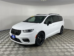 2026 Chrysler Pacifica LIMITED Passenger Van