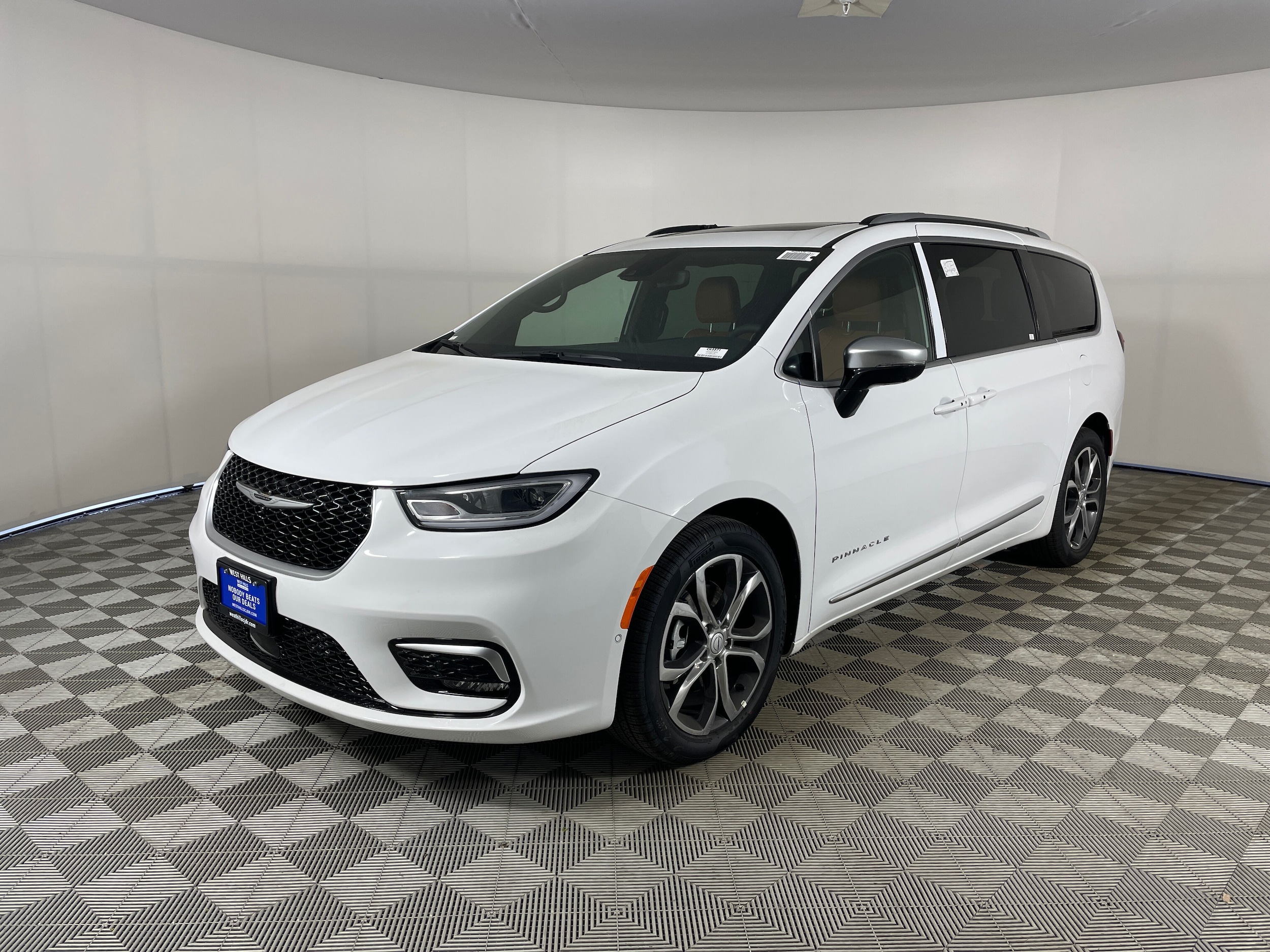 2026 Chrysler Pacifica Pinnacle's photo