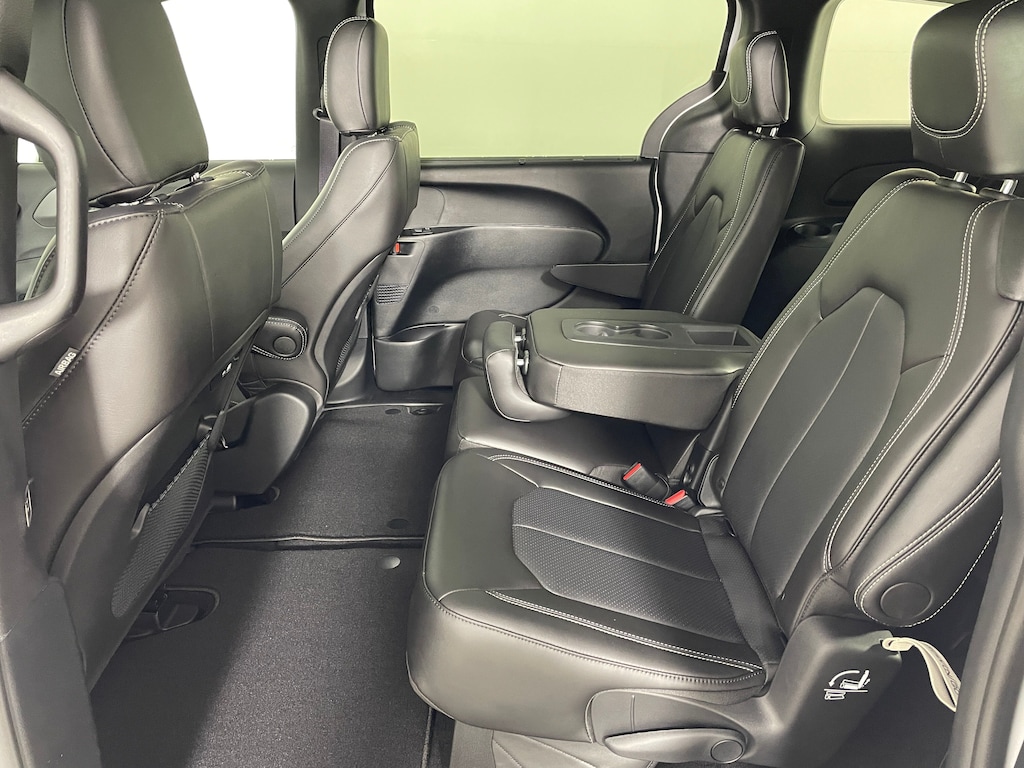 New 2026 Chrysler Pacifica SELECT Passenger Van